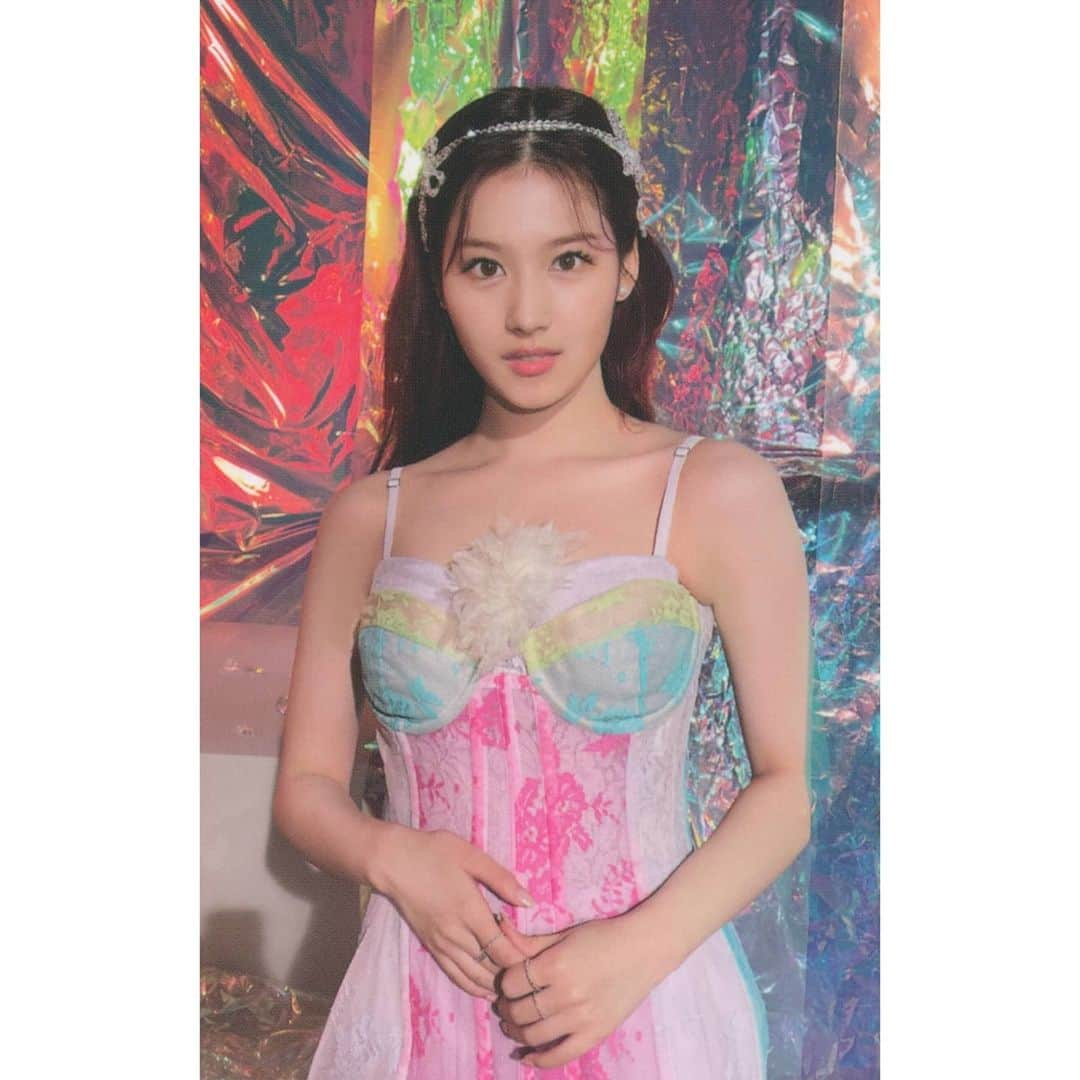 サナさんのインスタグラム写真 - (サナInstagram)「[SCAN] SANA "Taste of Love" Photocard . Cr. Njmdjmdct2 ーーーーーーーーーー Follow > @sana.twice.kr < . @twicetagram #TWICE#트와이스#ONCE#Sana#사나 #Nayeon#나연#Jeongyeon#정연#Momo#모모#Jihyo#지효#Mina#미나#Dahyun#다현#Chaeyoung#채영#Tzuyu#쯔위」7月1日 10時09分 - sana.twice.kr