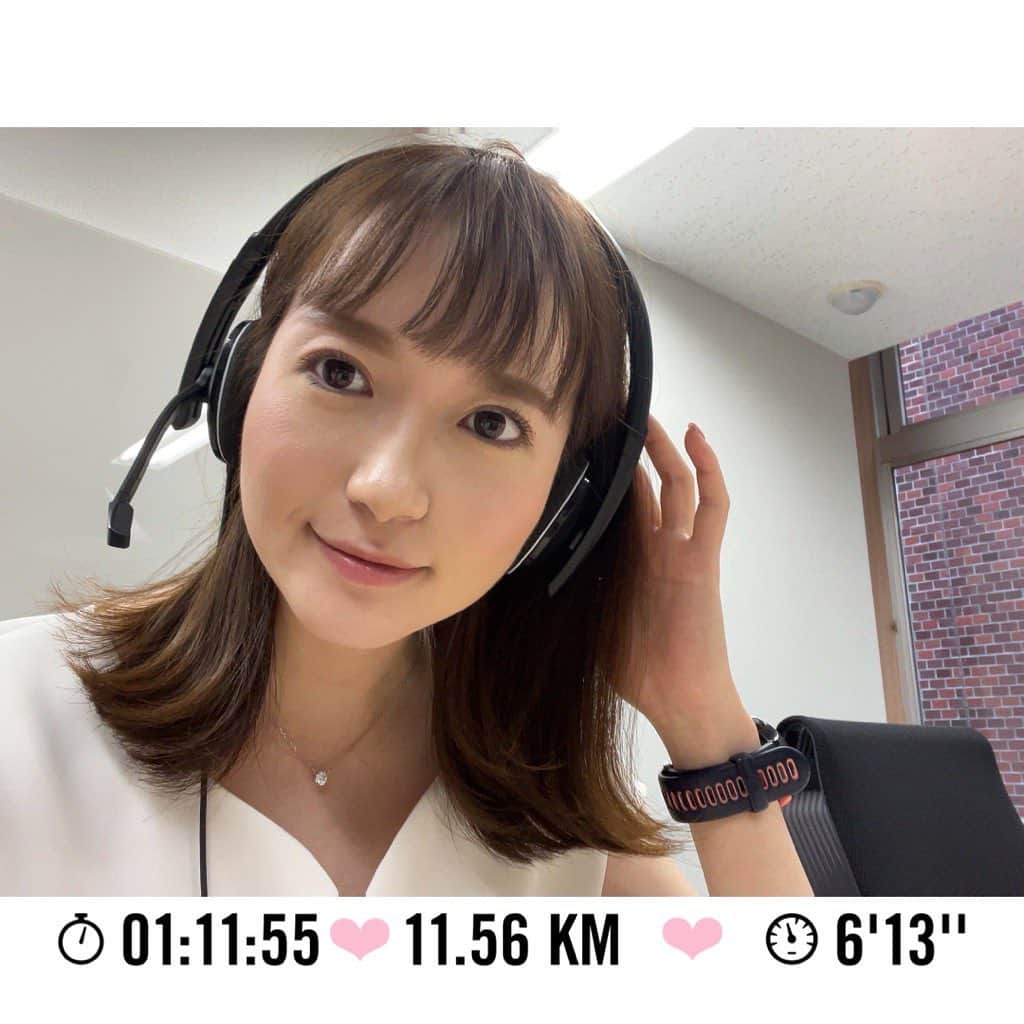 長谷川朋加のインスタグラム：「♡  ✎५⋆*{ 充実の1ヶ月 } ୨୧-------------------------------- ୨୧  おはようございます♪ 7月スタート☀️🌈  アナウンサーの仕事も広報の仕事も 全力で駆け抜けた1ヶ月！！  ベンチャーにジョインして 広報の仕事をスタートし、 右も左も分からないままでしたが 皆様のお力添えもあり、 無事昨日ウェビナーを開催出来ました♪  LP原稿、台本、スライドの作成、 当日の司会進行など密にコミット出来た おかげで次回につながる課題も見つかりました！  誰しも何かを始める時は『初めて』で、 一回しか来ない初めてを 存分に楽しんだ昨日でした(*´꒳`*)  みなさまの知りたいに寄り添える ウェビナー開催に向けてこれからも 全力疾走で駆け抜けます😚💓  今月はアナウンサーのお仕事はもちろん、 ランニングのお仕事も待っているので パラレル的に楽しんでいきます♪  現役広報の中では ハセガワが日本一パソコンに疎いけど、 頑張るぞーっ😎💪🏻💪🏻💪🏻💪🏻笑  広報もアナウンサーもランニングも 全部パラレル的に出来る環境に感謝☺️  ては、朝から長くなりましたが 今日も楽しくハッピーに🏃‍♀️🌈💓  ୨୧ -------------------------------- ୨୧ #やりたい事は全部やる #全力前向き前のめり #走るの大好き」