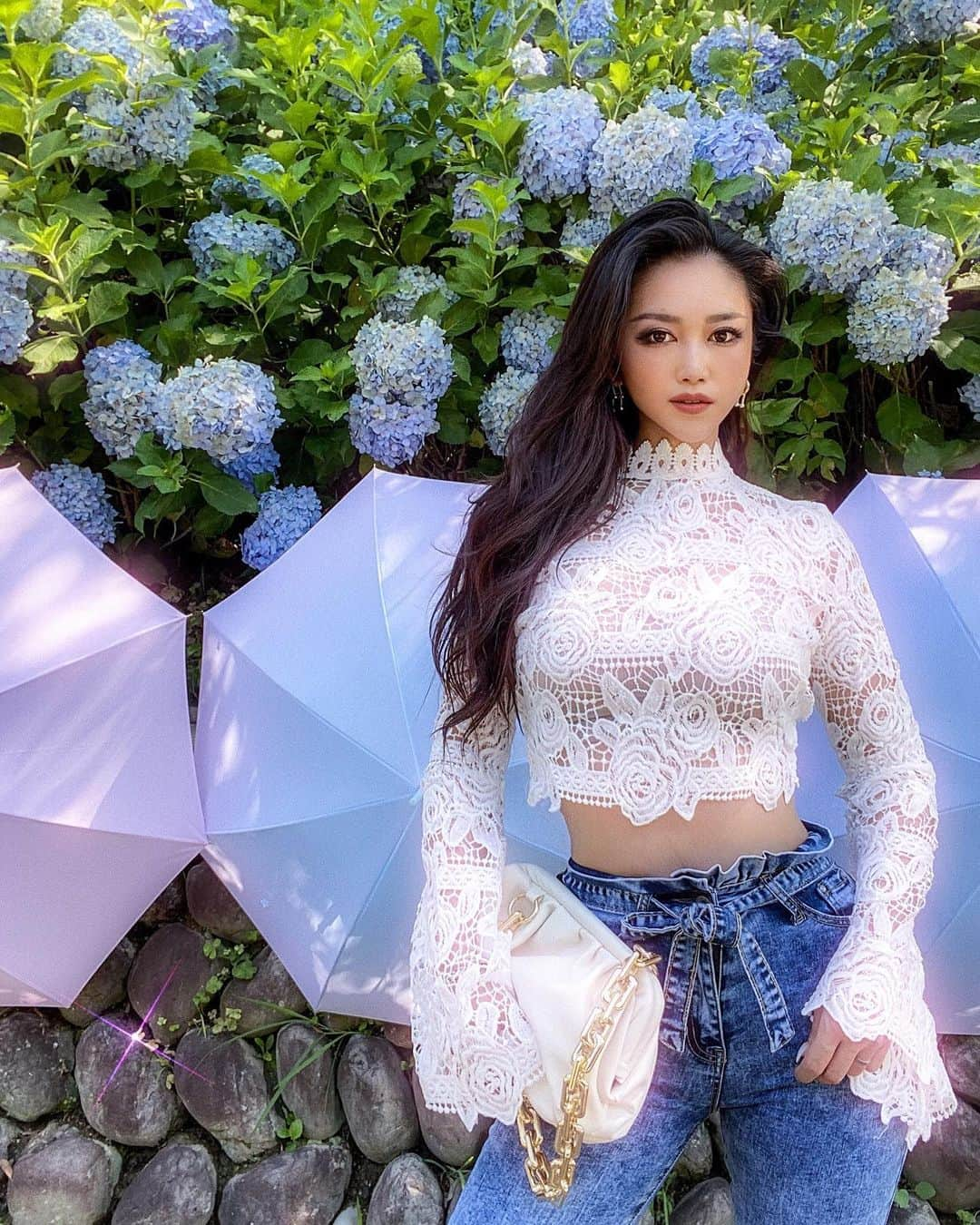 AYAMEさんのインスタグラム写真 - (AYAMEInstagram)「#hydrangea#flowers#art#photogenic#umbrella#photogenic#genic_shizuoka#longhair#blogger#bloggerlife#bloggerstyle#fashionnova#法多山#法多山尊永寺#紫陽花#傘」7月1日 18時06分 - l.ayame