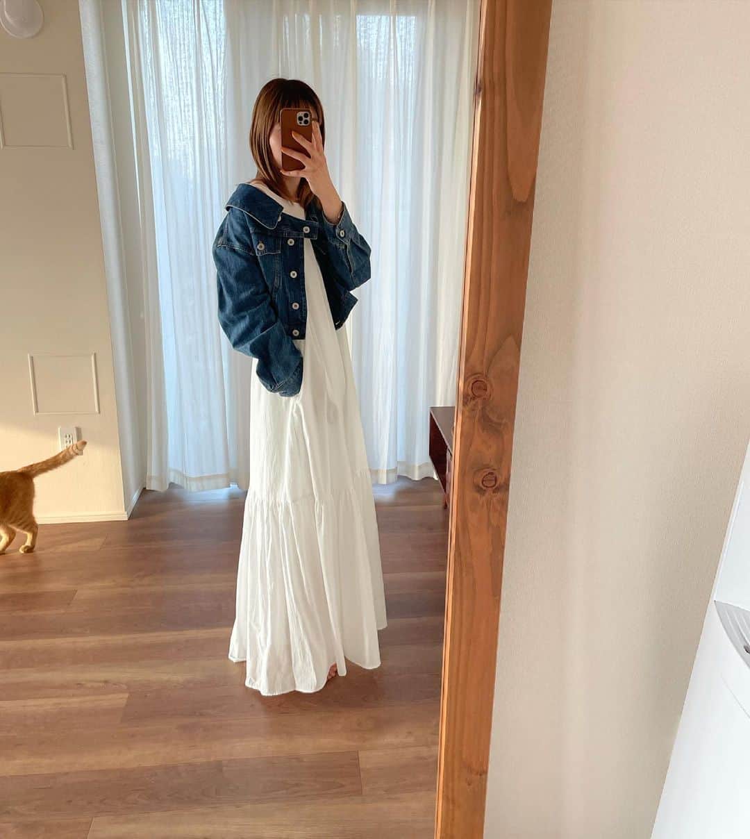 まつだみらいのインスタグラム：「最近🌈 ⁡ ⁡ ⁡ ⁡ ⁡ nail/miel(1枚目) hand..écume/foot..miel (2枚目） hand/enchantée（3枚目） hand/écume（5枚目） 本物のcoussinet（6枚目）😽 @rihka_official」