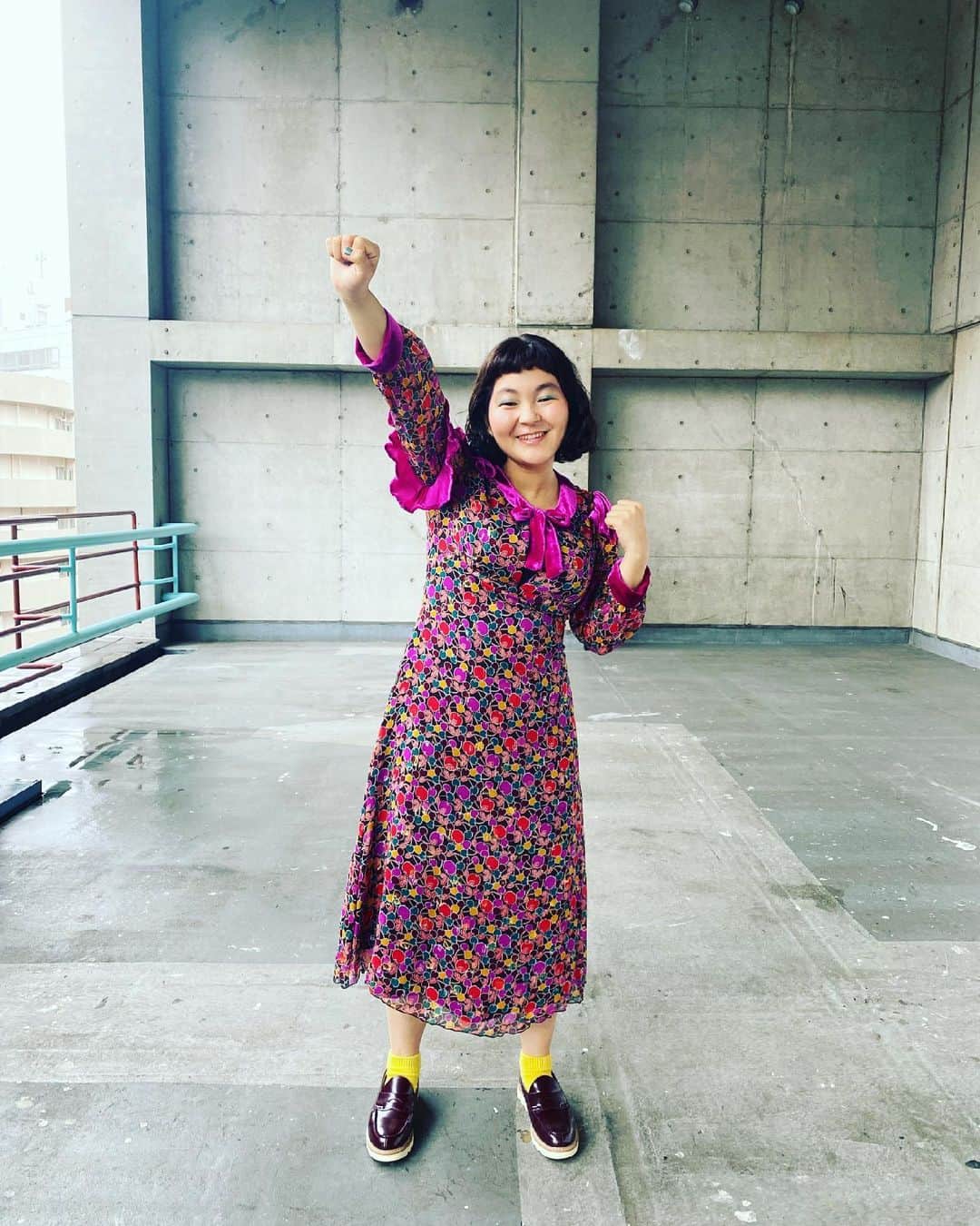 のインスタグラム：「情報解禁‼️‼️‼️‼️‼️‼️‼️‼️‼️  ✨✨🦋✨🦋ANNA SUI🦋✨🦋✨✨  アナ スイの 8/1 発売の新ラインナップで 『Yes. me! project』✊‼️ 第1回目を担当させていただきました！！！！！！！  イェエエエエエエエエエエエエエエエエエイ‼️‼️‼️‼️‼️‼️‼️‼️‼️‼️‼️‼️‼️ ィイイイイイイィィイェェェェェェェェェェエエェェェェェェェェェエエィィイ！！！！！！！！！！٩( ᐛ )و✨✨✨✨  こうゆうメイクしかあわないと 終止符を打たずに もっと自分の顔でメイクを楽しんでいきたいと思ってます！！！！！！ 自分の為の人生、みんなもメイクも思い切って楽しんでみてね！！！！！！  2種類のメイクで自分の顔を楽しんでる 記事があるので ストーリーにリンク貼っておきます！！ どんな商品を使ってどんなメイクをしたのかみてね！٩( ᐛ )و♪♪♪  yes.me! project !!! yeahhhhhh!!!!!!!!!!!  #アナスイ #アナスイコスメティックス  #Yesmeproject #annasuicosmetics  #annasui」