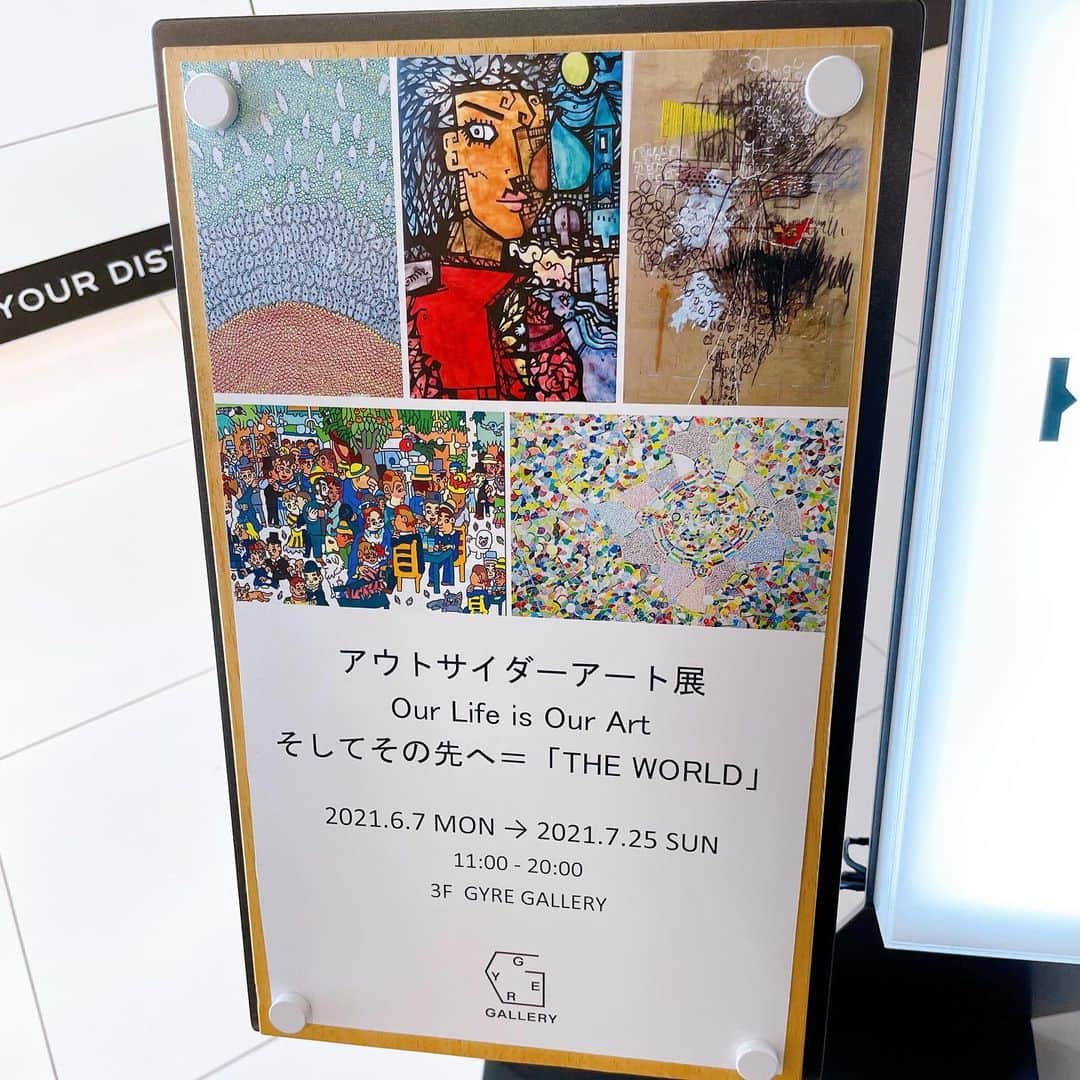 堀田茜さんのインスタグラム写真 - (堀田茜Instagram)「アウトサイダーアート展 OUR LIFE IS OUR ART そしてその先へ=[THE WORLD]  アウトサイダー展に行くといつも計り知れないエネルギーを感じます。 型にハマらない自由さは、こんなに美しいんだなと思い出させてくれます。 気になる方は調べてみてください✨ #アウトサイダーアート展 #あかねのSDGs」7月1日 19時09分 - akanehotta