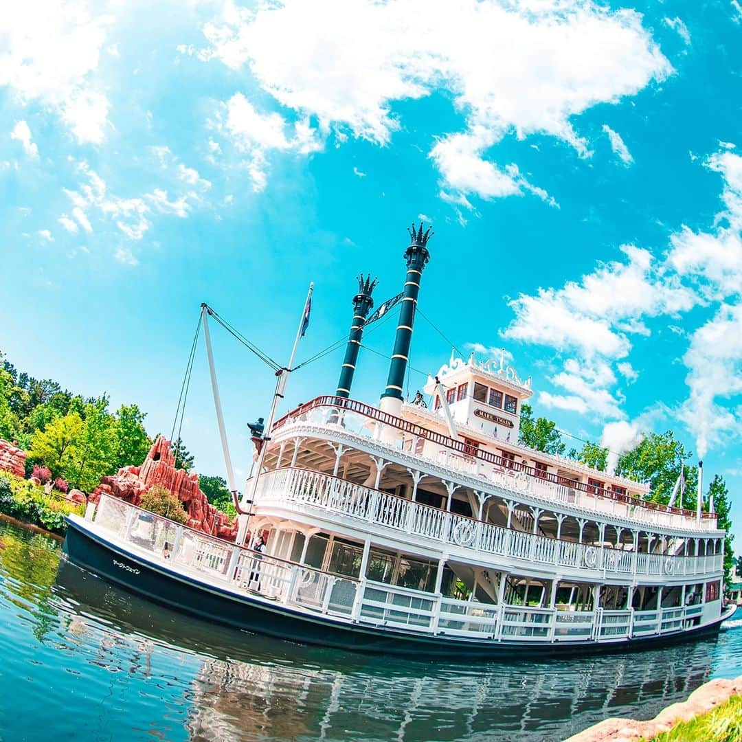 東京ディズニーリゾートさんのインスタグラム写真 - (東京ディズニーリゾートInstagram)「Full steam ahead! わくわくする夏へ出発！ #marktwainriverboat #westernland #tokyodisneyland #tokyodisneyresort #蒸気船マークトウェイン号 #マークトウェイン号 #ウエスタンランド #東京ディズニーランド #東京ディズニーリゾート」7月1日 10時20分 - tokyodisneyresort_official