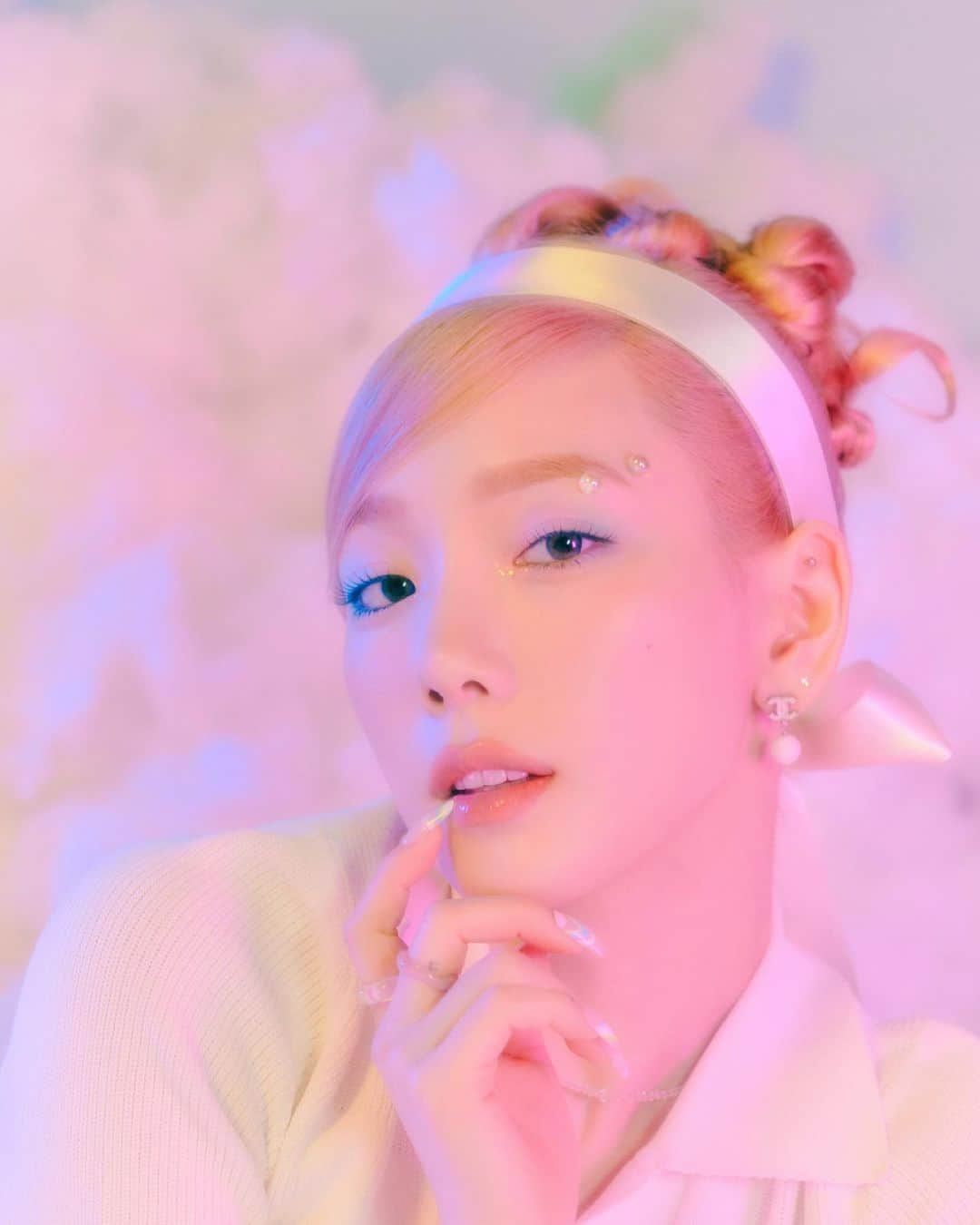 テヨン さんのインスタグラム写真 - (テヨン Instagram)「‘ ᵂᴱᴱᴷᴱᴺᴰ ‘ ☁️💿😶‍🌫️」7月1日 11時13分 - taeyeon_ss