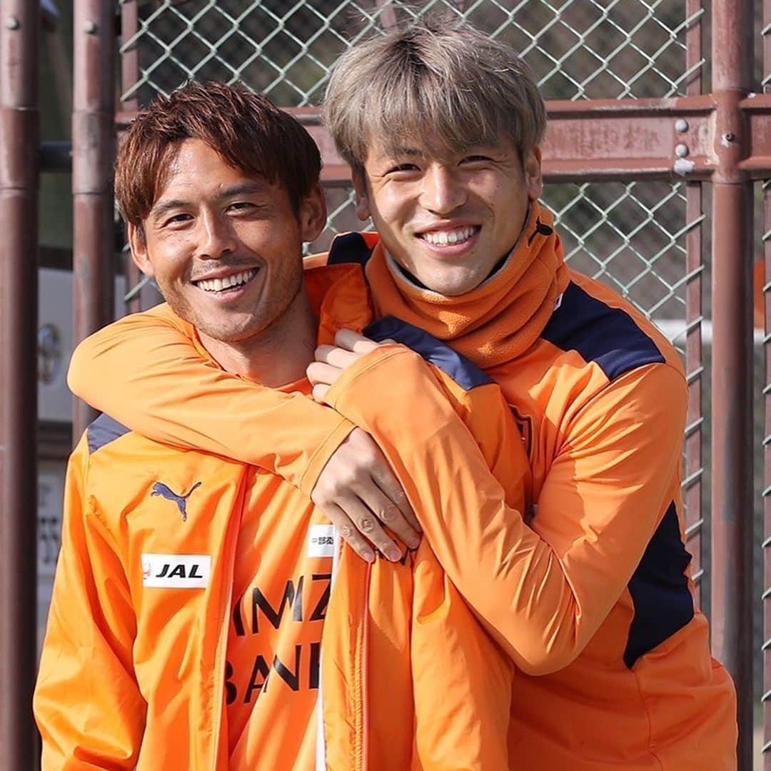 中村慶太のインスタグラム：「28歳になりましたー！ メッセージとかみんなありがとねー😊 今年も俺らしく楽しんで頑張りやす✋ 応援これからもお願いします😎✨ プレゼント送ってくれてもいいからね🥸笑  #清水エスパルス #中村慶太」