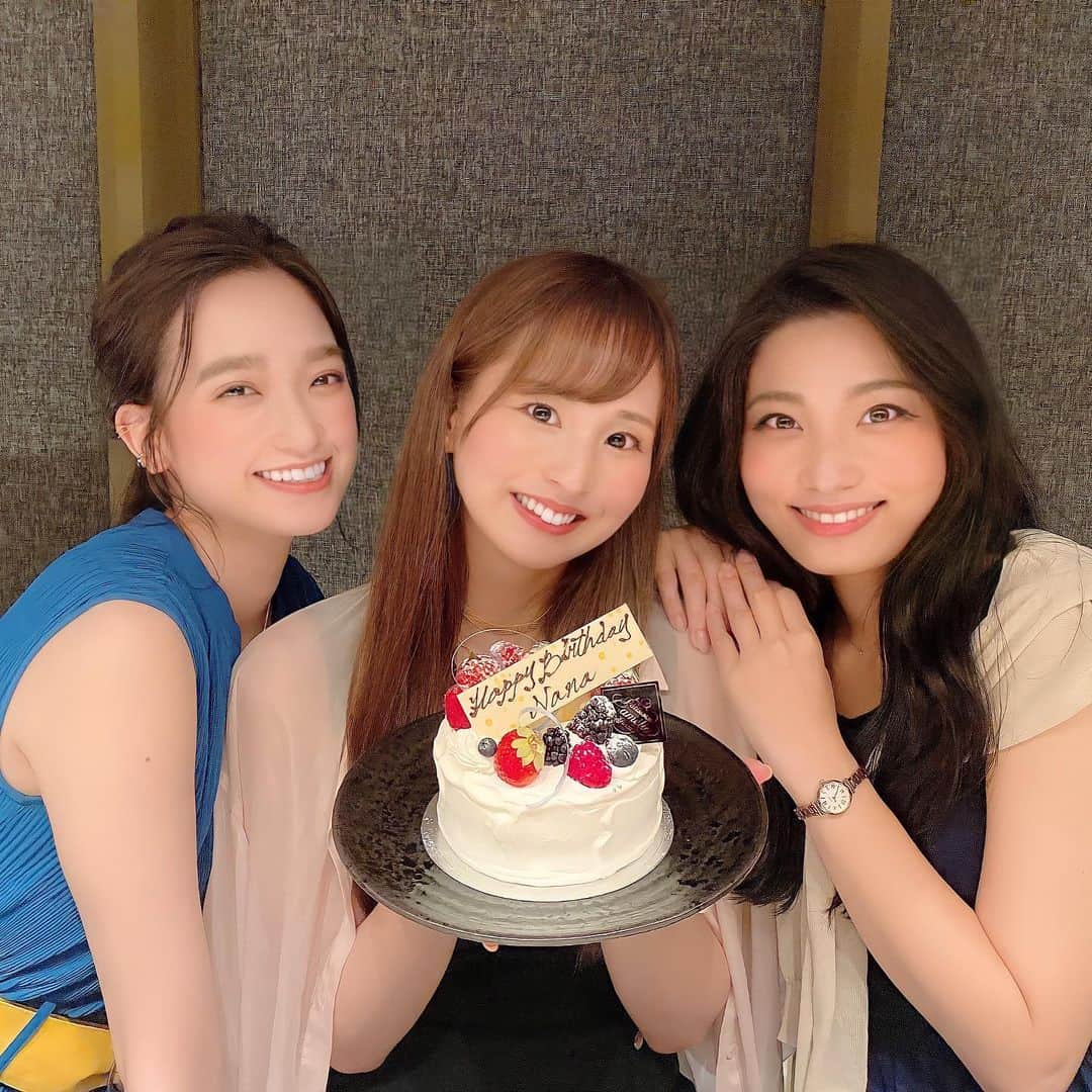 安田七奈さんのインスタグラム写真 - (安田七奈Instagram)「先日S耐メンバーに 早めのお誕生日お祝いを していただきました☺️💓  この様な時期だけど 色々考えてしてくれて 本当に感謝です🥺❤️  大スキなメンバーと お仕事できるのは本当に幸せ💓  #安田七奈 #なーちゃ #レースクイーン #rq #ラウンドガール #グラビア #グラビアアイドル #グラドル #インスタグラビア#美乳 #水着 #ビキニ #ムチムチ #むちむち #wedssport #bandoh #セクシー #セクシー美女#wedssportracinggals #followme #japanese #japanesegirl #instagood #instalike #photooftheday #팔로우 #얼스타그램 #粉我 #非常好 ⠀ ⠀」7月1日 15時14分 - nana_yasuda