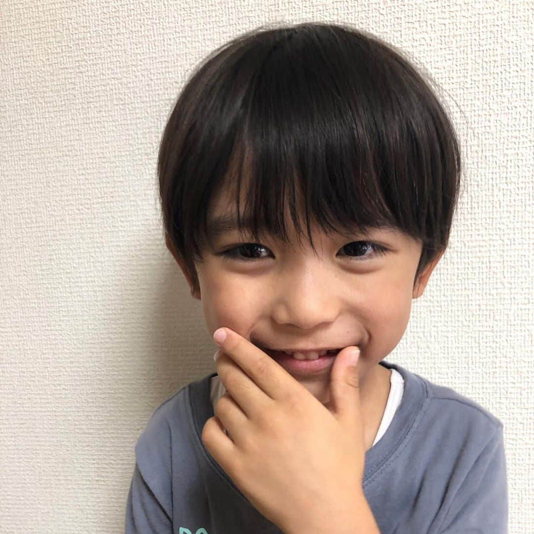 佐藤遙灯さんのインスタグラム写真 - (佐藤遙灯Instagram)「. ちょっぴりシャイなはるとくんと 食べるの大好きたすくくん🧸🎈 . #204 #部屋番号ではありません😊 #名前は佐だけ漢字で書けるよ #たすくの手にはいつも食べもの #ちょっぴりシャイなはるとくん  #食べるの大好きたすくくん #佐藤兄弟 #雨の日が続くけど明日もがんばろう #いいねとコメントありがとうございます #佐藤遙灯 #スペースクラフト #スペースクラフトジュニア」7月1日 19時54分 - sato_haruto__official