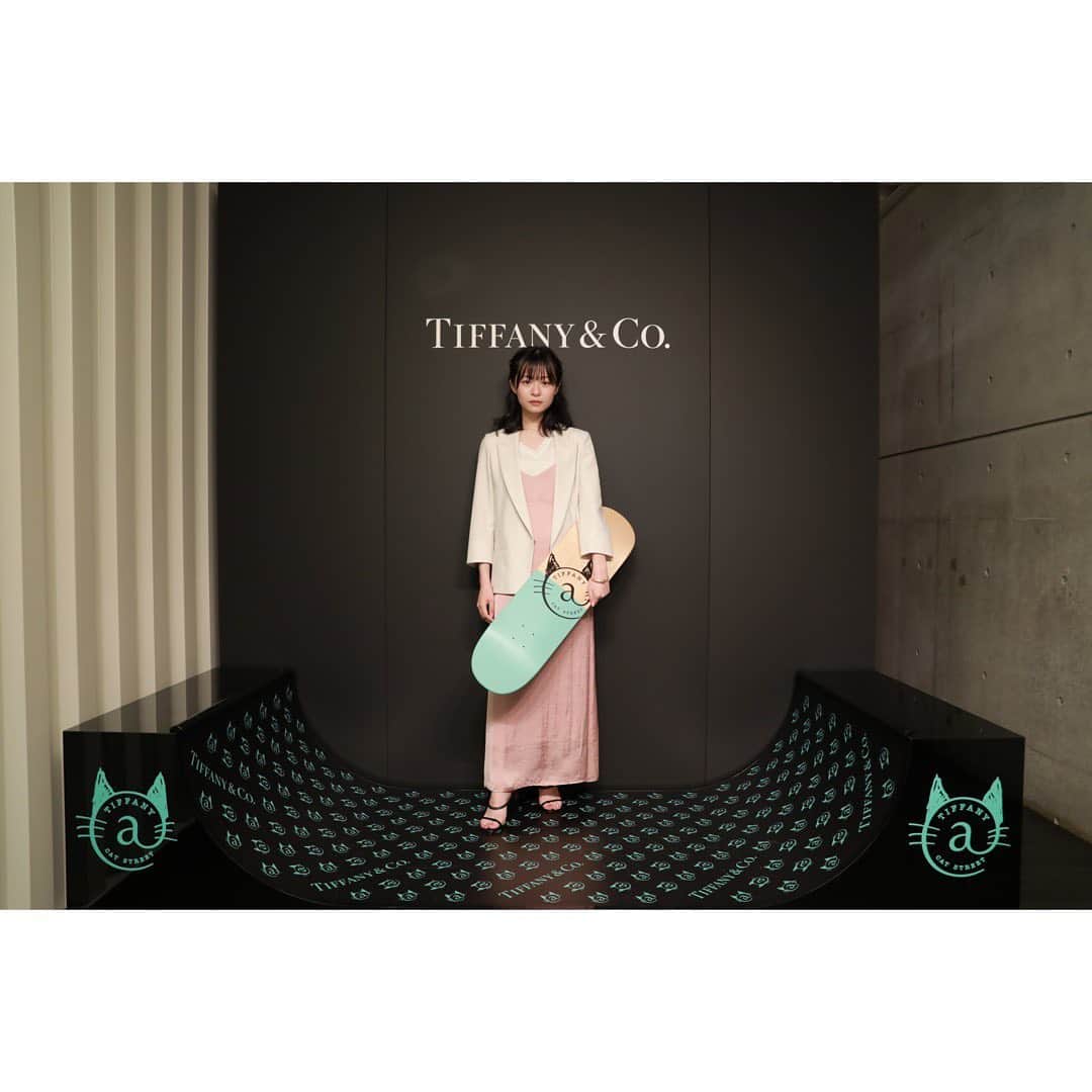 莉子さんのインスタグラム写真 - (莉子Instagram)「素敵な空間でした　🟦🤍 有難うございました。☻ ⁡ #TiffanyxCatStreet」7月1日 20時37分 - riko_riko1204