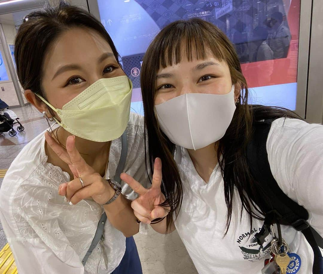 土性沙羅のインスタグラム：「今日からNTC入り！ 真麻さんが最後にお見送りしてくれました🥰  どんなときも温かく見守り、いつも全力で応援してくれる心優しいマネージャーさん☺️💐‪‪  いつもありがとうございます⸜♥⃜⸝  頑張ってきます！ 大好きです！！❤」