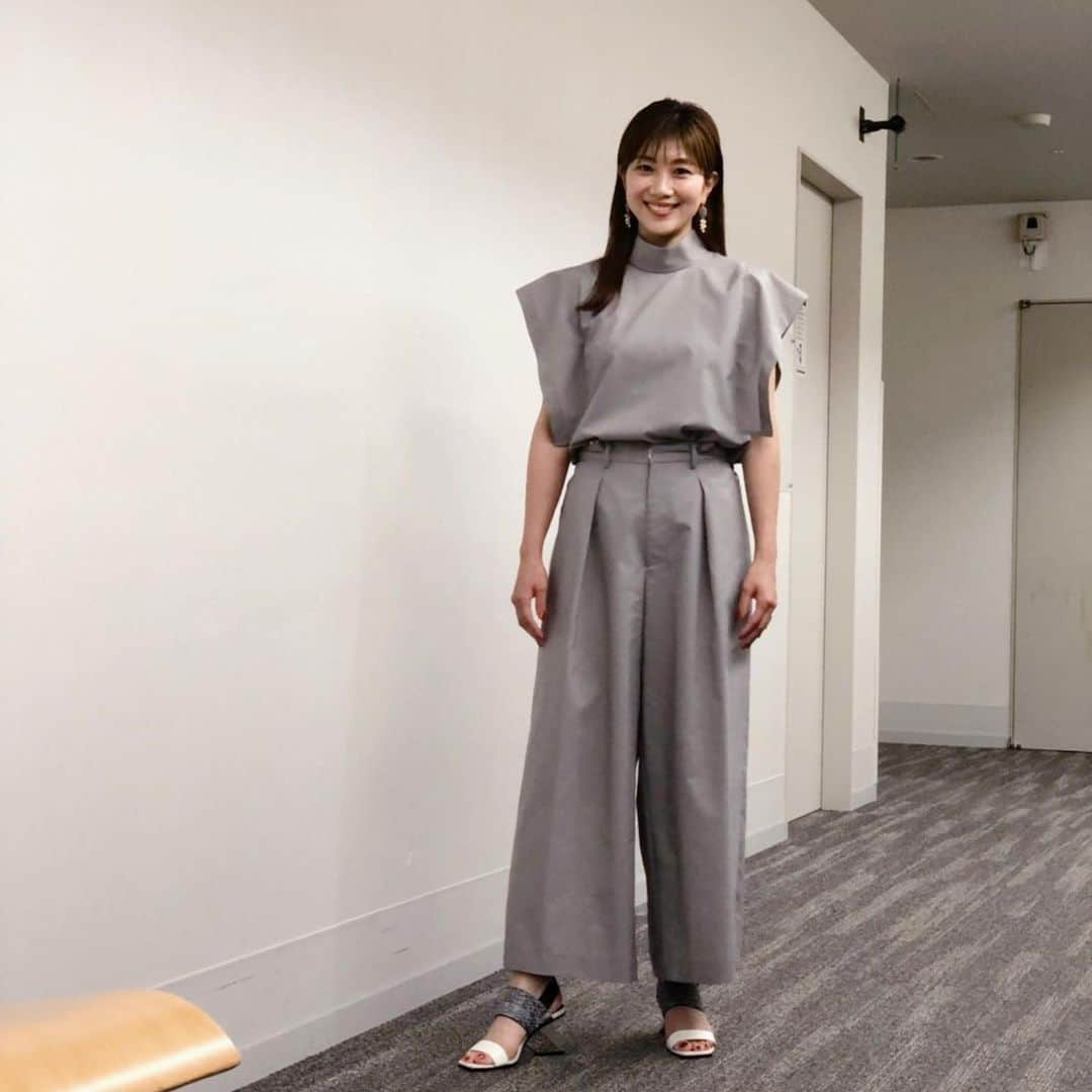 潮田玲子さんのインスタグラム写真 - (潮田玲子Instagram)「明日7月２日20時〜放送のテレビ朝日 「修造＆一茂のイミシン」に出演予定です🙋‍♀️ なんと13年ぶりにオグシオとしてコートに立ちました🥰✌️🏸 楽しかったです！ 是非お時間ある方はご覧くださいっ🙇‍♀️  衣装は トップス.パンツ @wacca_official  ピアス la_chiave_jewelry  #テレビ朝日 #イミシン #バドミントン  #オグシオ #ダブルス」7月1日 21時06分 - reikoshiota_official