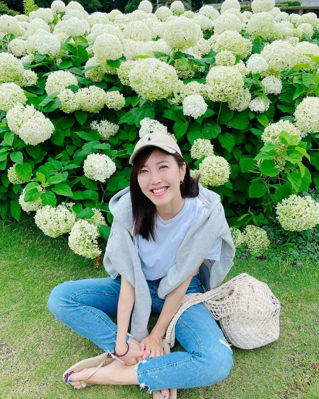 小澤陽子さんのインスタグラム写真 - (小澤陽子Instagram)「𝐇𝐄𝐋𝐋𝐎 𝐉𝐔𝐋𝐘…🌻  　💠💠🍃  💠💠💠　𝚃𝙷𝙰𝙽𝙺 𝚈𝙾𝚄 𝙹𝚄𝙽𝙴 ☻ 🍃💠💠  #2021年 #前半が終わった… #HowFastTimeGoes #後半こんにちは #紫陽花 #あじさい #陽子の陽って入ってるので勝手に片想い #hydrangea #癒されました。 #おざよーfashion👗#カジュアルコーデ」7月1日 21時23分 - yoko.ozawa729