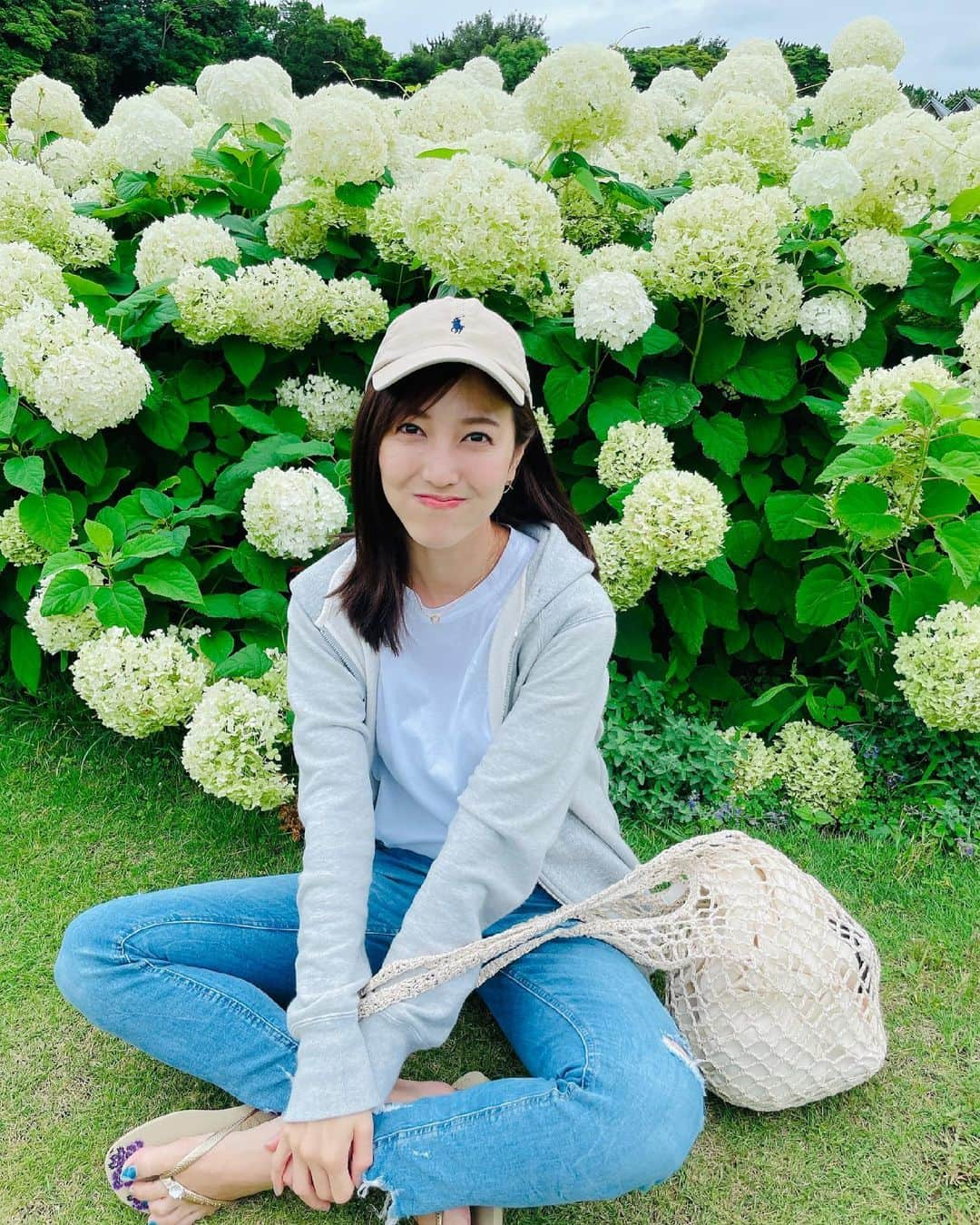 小澤陽子さんのインスタグラム写真 - (小澤陽子Instagram)「𝐇𝐄𝐋𝐋𝐎 𝐉𝐔𝐋𝐘…🌻  　💠💠🍃  💠💠💠　𝚃𝙷𝙰𝙽𝙺 𝚈𝙾𝚄 𝙹𝚄𝙽𝙴 ☻ 🍃💠💠  #2021年 #前半が終わった… #HowFastTimeGoes #後半こんにちは #紫陽花 #あじさい #陽子の陽って入ってるので勝手に片想い #hydrangea #癒されました。 #おざよーfashion👗#カジュアルコーデ」7月1日 21時23分 - yoko.ozawa729