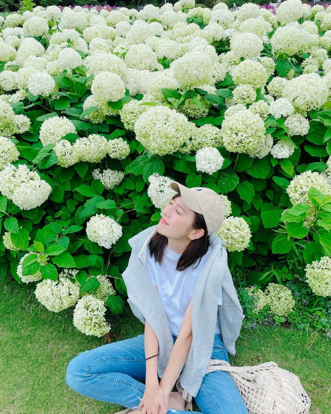 小澤陽子さんのインスタグラム写真 - (小澤陽子Instagram)「𝐇𝐄𝐋𝐋𝐎 𝐉𝐔𝐋𝐘…🌻  　💠💠🍃  💠💠💠　𝚃𝙷𝙰𝙽𝙺 𝚈𝙾𝚄 𝙹𝚄𝙽𝙴 ☻ 🍃💠💠  #2021年 #前半が終わった… #HowFastTimeGoes #後半こんにちは #紫陽花 #あじさい #陽子の陽って入ってるので勝手に片想い #hydrangea #癒されました。 #おざよーfashion👗#カジュアルコーデ」7月1日 21時23分 - yoko.ozawa729