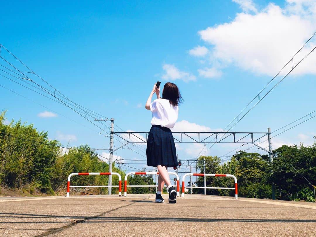 西原さつき（さつきぽん）のインスタグラム：「* ⁡ 7月になりました🌤 みなさんお元気ですか？ 私は元気です☺️ お仕事したり、学校へ通ったり、最近は少し外でご飯も食べたりしています！ 今年の夏は、どんな夏かな。 またいつか、外で思いっきり遊べる夏になると良いな🐳 花火とかもしたいけど、まだ難しいかな。。。 浴衣を着たり、お祭りに行ったりもしたいですね☺️ 少しずつ、少しずつ、前へ進んで、素敵な夏になりますように！」