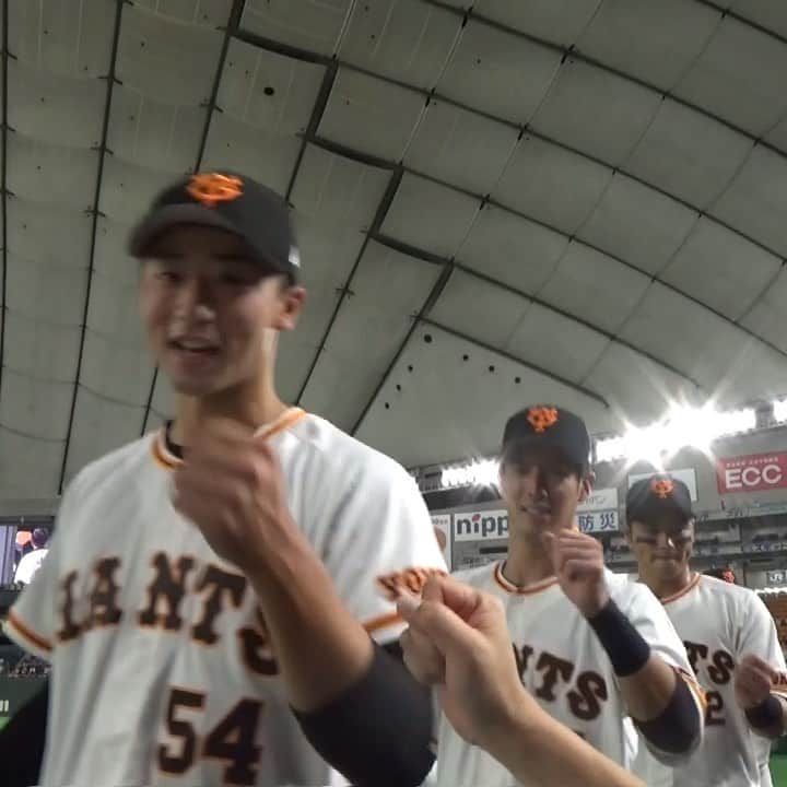 のインスタグラム：「#ともに強く #勝利の舞台裏 #巨人 #giants #ジャイアンツ #読売ジャイアンツ #野球 #プロ野球 #東京 #tokyo」