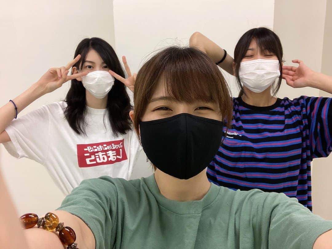 Leeのインスタグラム：「😆」