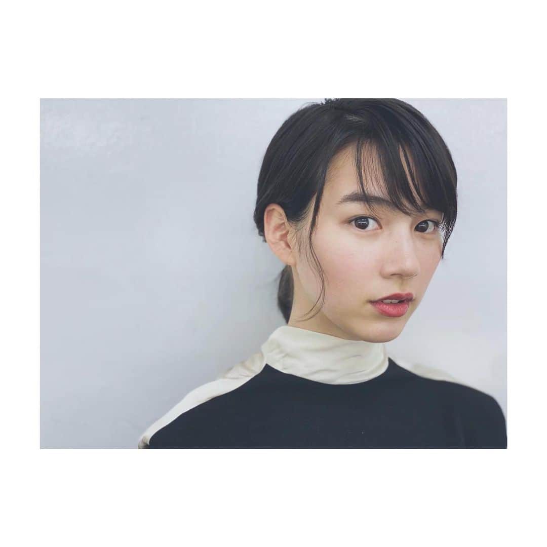 のん（能年玲奈）さんのインスタグラム写真 - (のん（能年玲奈）Instagram)「7月に入りましたね🌻  Hair&make:Kanno Shie」7月1日 22時26分 - non_kamo_ne