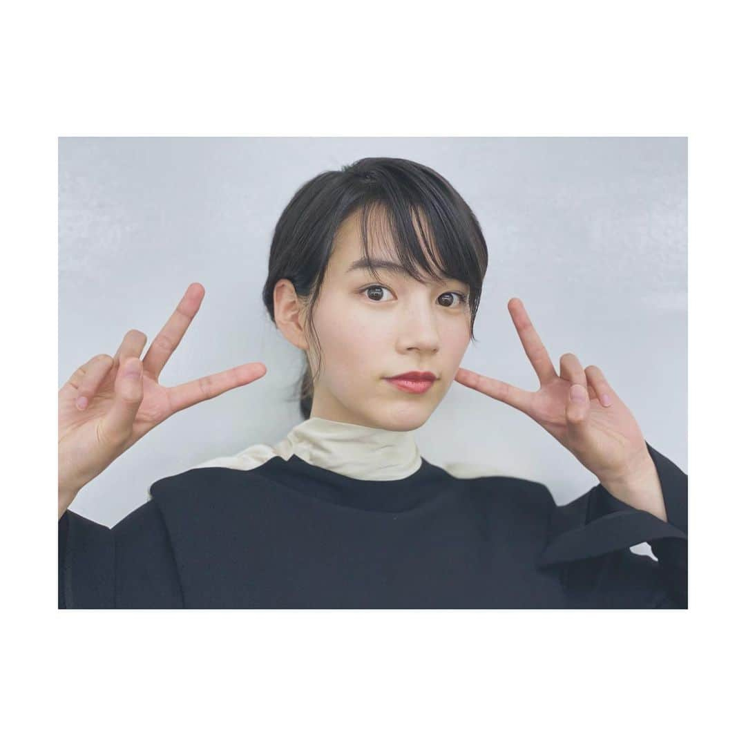 のん（能年玲奈）さんのインスタグラム写真 - (のん（能年玲奈）Instagram)「7月に入りましたね🌻  Hair&make:Kanno Shie」7月1日 22時26分 - non_kamo_ne