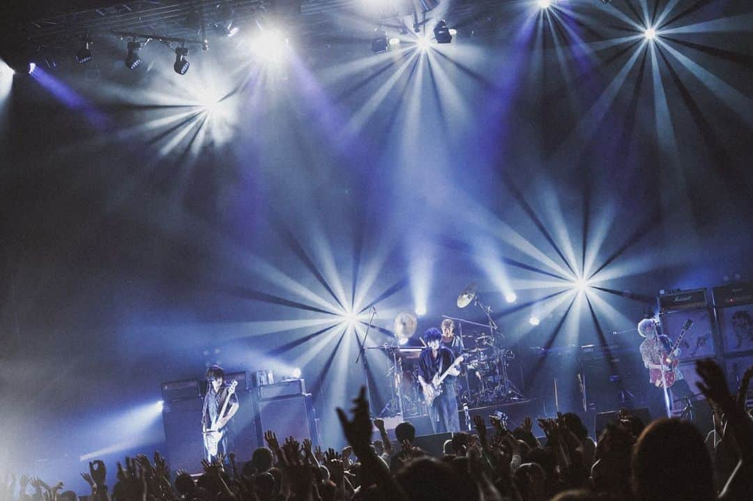 [ALEXANDROS]さんのインスタグラム写真 - ([ALEXANDROS]Instagram)「Zepp Nagoya Day2 ⁡ 地元、名古屋。最高のオーディエンスでした！ (えこひいきしてごめんなさい笑) ⁡ 来週は福岡！！ ⁡ にーやん ⁡ ⁡ #Alexandros  #AleatoricTomatotour  #ALEATORIC  #TOMATO  #Tour」7月1日 22時54分 - alexandros_official_insta