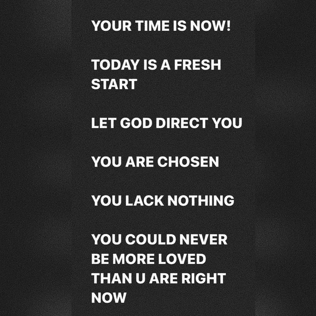 ジャスティン・ビーバーのインスタグラム：「God is not flippy floppy, if he says it that settles it. GOD IS ALWAYS THE SAME! GOD IS ALWAYS FAITHFUL, GOD IS ALWAYS TRUSTWORTHY! GOD IS NOT SURPRISED BY ANYTHING. HE KNEW EVERYTHING U WERE GOING TO DO BEFORE DOING IT AND STILL HE CALLS YOU HIS SON AND DAUGHTER! YOU ARE HIS AND HE IS OBSESSED WITH YOU 🥰😍😍😍」