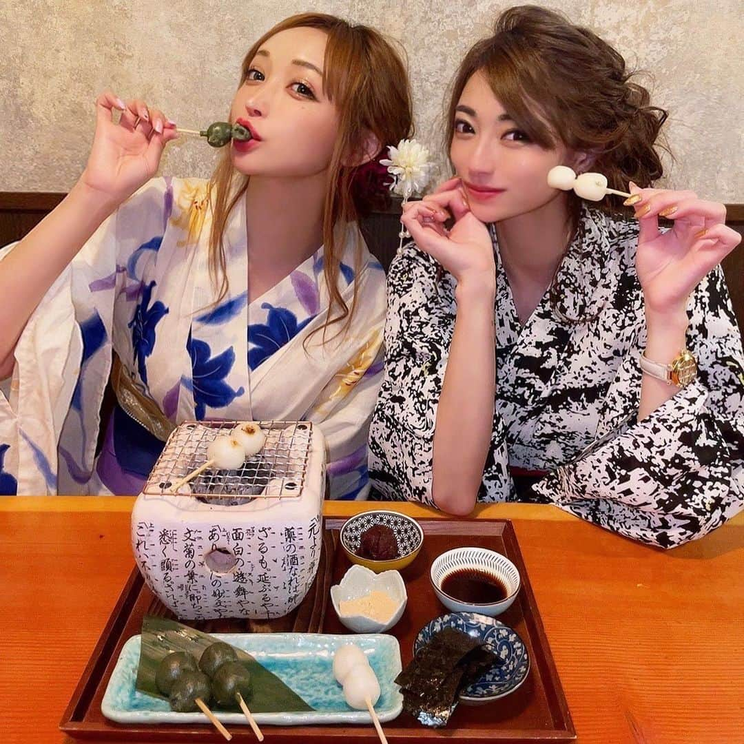 華沢友里奈のインスタグラム：「大好きなメンバーで浴衣撮影の 帰りに @anatani.aini.yukimasu  でご飯食べてきたよん❤️❤️  とってもおいしかったあ(*^^*)❤️  また千葉旅に行ったら行きたいな (*☻-☻*)❤️❤️  ご飯美味しくて店内も綺麗だったよ✨  自分で焼くお団子って初めて食べた✨ みんなでお団子焼きながら食べるって幸せ〜❤️❤️  @saki_411   #あなたに会いにゆきます。 #千葉和食 #千葉グルメ #千葉カフェ #千葉ランチ #千葉ディナー  #followｍe」