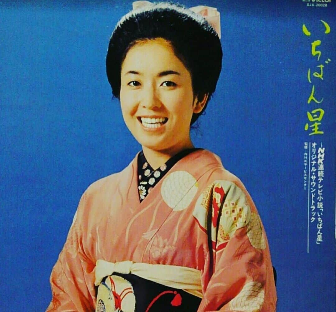 大和田健介さんのインスタグラム写真 - (大和田健介Instagram)「#花子とアン　  曲がり角の先にあるものは、、、、、  懐かしい、宮本家の皆様と  今日は純平くんが最後の登場回です  御時間あれば是非ご覧ください。  余談ですが。私の両親は NHK朝の連続ドラマ小説で 俳優として、世に出ることができました。 父、#大和田伸也 は「　#藍より青く 」 母、#五大路子　は「 #いちばん星 」 自身が連続ドラマ小説に出演した当時 個人的にそういったご縁も嬉しく感謝でした。  このときの経験を糧にして、今の人生、これからの人生を、生きていこうと思います。  親子の愛の灯火は、いつまでも消えません。  花子とアン　再放送　 #NHK 総合夕方16時20分より。  #吉高由里子　さん #仲間由紀恵　さん　 #中島歩　さん #芳根京子　さん　#大和田健介　#朝ドラ 　#戦争　#ラジオ #葡萄酒」7月2日 8時27分 - oowada_kensuke