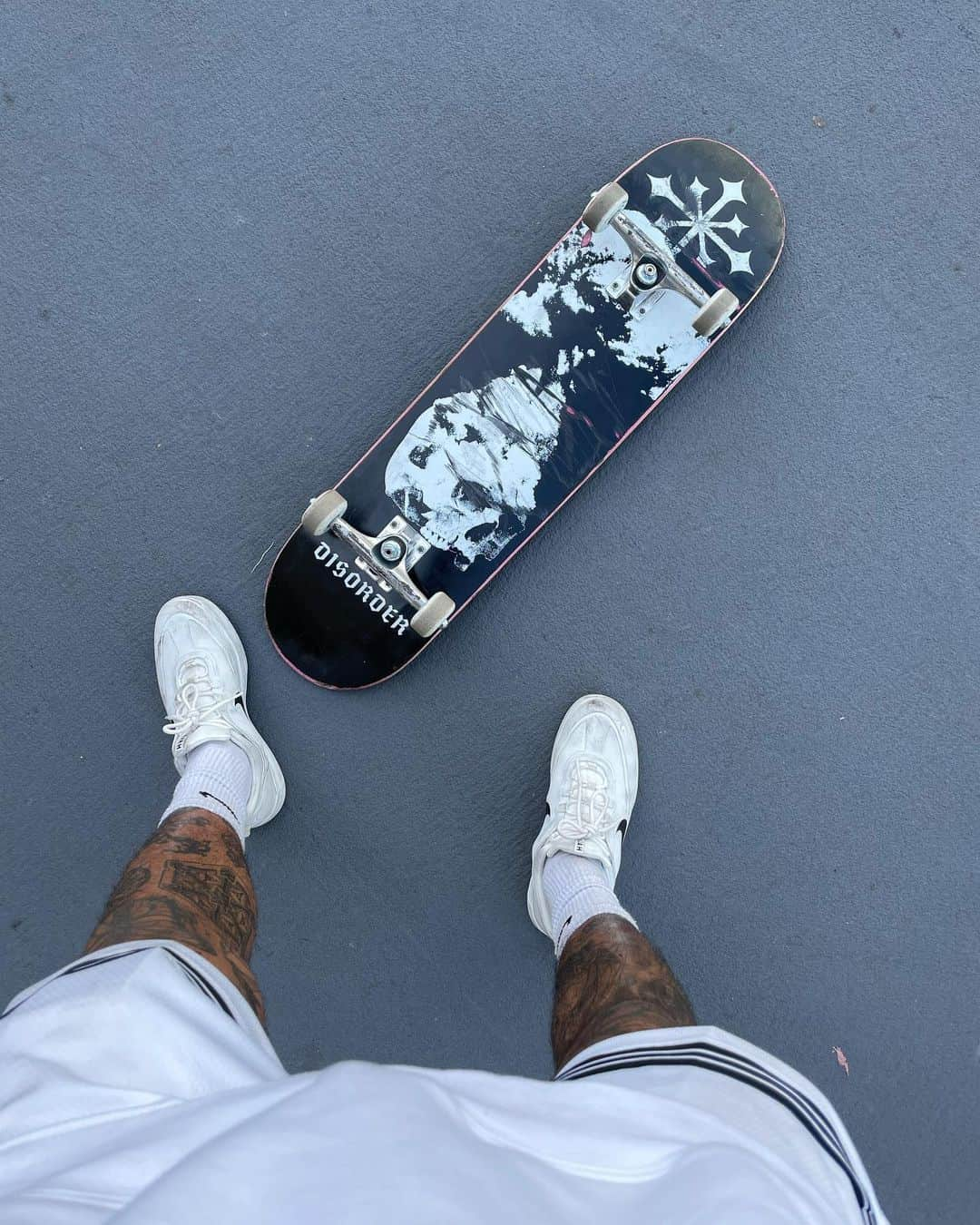 ナイジャ・ヒューストンさんのインスタグラム写真 - (ナイジャ・ヒューストンInstagram)「Fuck your horn😤  RESTOCK OF BOARDS DROPPING TMRW AT NOON!! Only selling a couple hundred more and this is last chance to get this graphic. Got some hats dropping as well @disorder」7月2日 9時25分 - nyjah