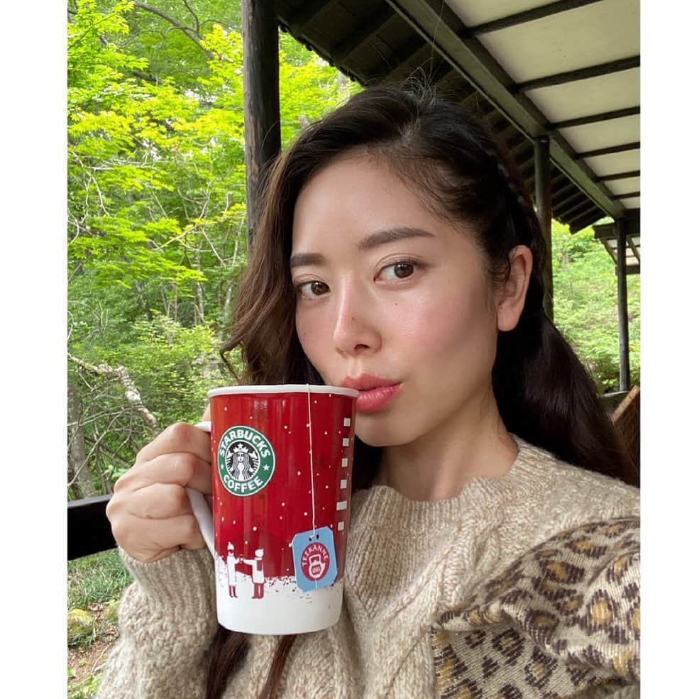 May Pakdee メイ パクディのインスタグラム：「Weekend getaway #Karuizawa  🫖🌳　#Japan 👩🏻‍🦱」