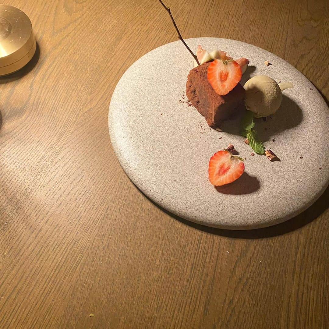 のインスタグラム：「chocolate🍓」