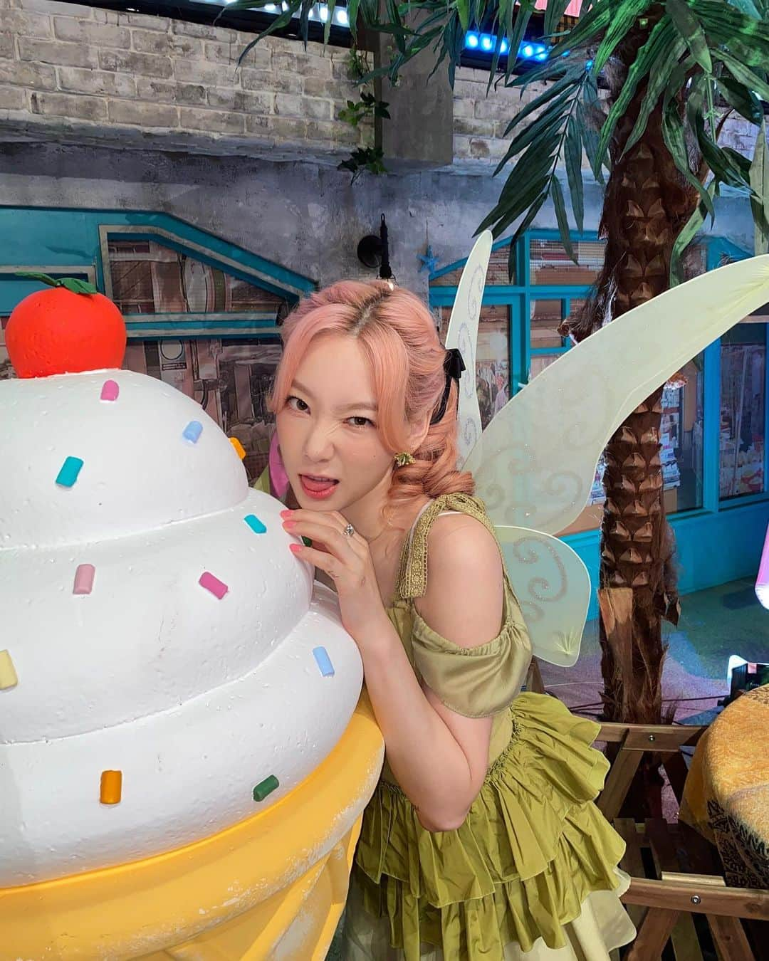 テヨン さんのインスタグラム写真 - (テヨン Instagram)「🧚🏻‍♀️⋆˚.• #놀라운토요일」7月31日 17時00分 - taeyeon_ss