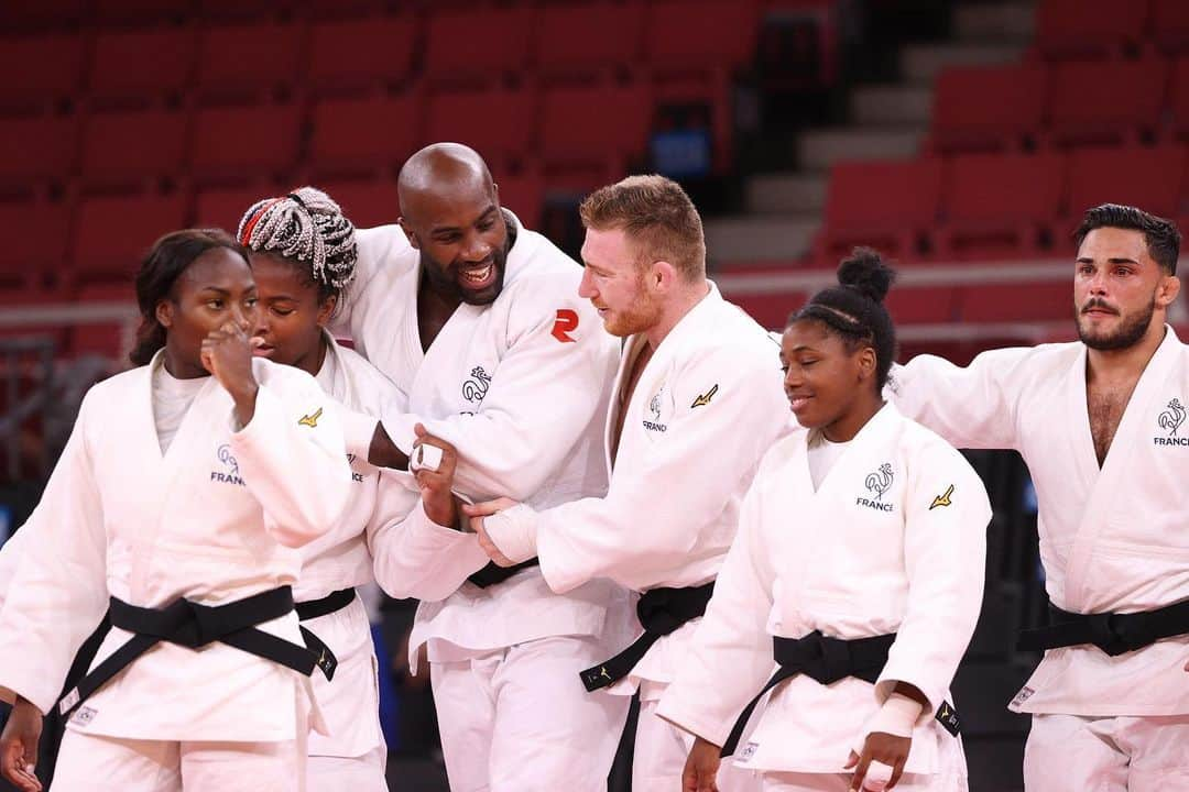 テディ・リネールさんのインスタグラム写真 - (テディ・リネールInstagram)「Finale rêvée 🇯🇵🇫🇷 Bravo la team, jusqu’au bout 👊🏾💪🏾 #Tokyo2020」7月31日 16時08分 - teddyriner