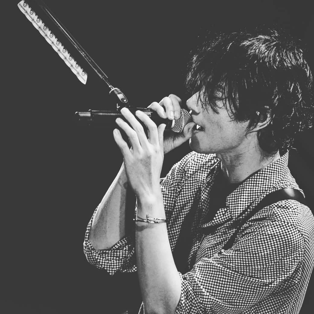 のインスタグラム：「昨日。  そして今日も。 最高な夜にしましょう。 よろしく。  #aleatorictomatotour2021」