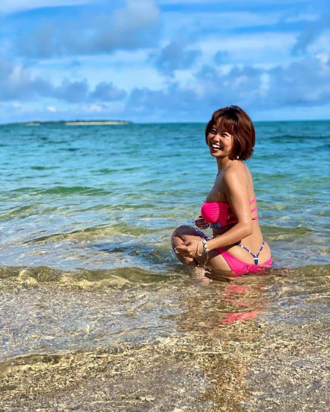 亜矢みつき（神谷充希）さんのインスタグラム写真 - (亜矢みつき（神谷充希）Instagram)「南国少女🏝🏄‍♀️ #bikini #海 #sea #日焼け」7月31日 11時34分 - ma.yamitsuki