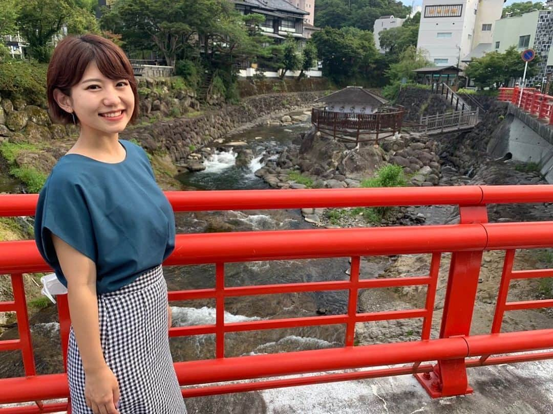 矢端名結さんのインスタグラム写真 - (矢端名結Instagram)「初めての修善寺。 逃げ恥の胸ムズシーンを生んだ修善寺😚 やはりコロナの影響で観光客が激減しているそうです。 落ち着いたらとても落ち着くところなので是非県外から遊びに来てください😊  仕事だったけど、観光した気分で楽しかったなー！ またプライベートで来ます♨️  #修善寺　#静岡　#伊豆 #逃げ恥　#縁結びの橋 #伊豆箱根鉄道」7月31日 12時47分 - miyu_yabata