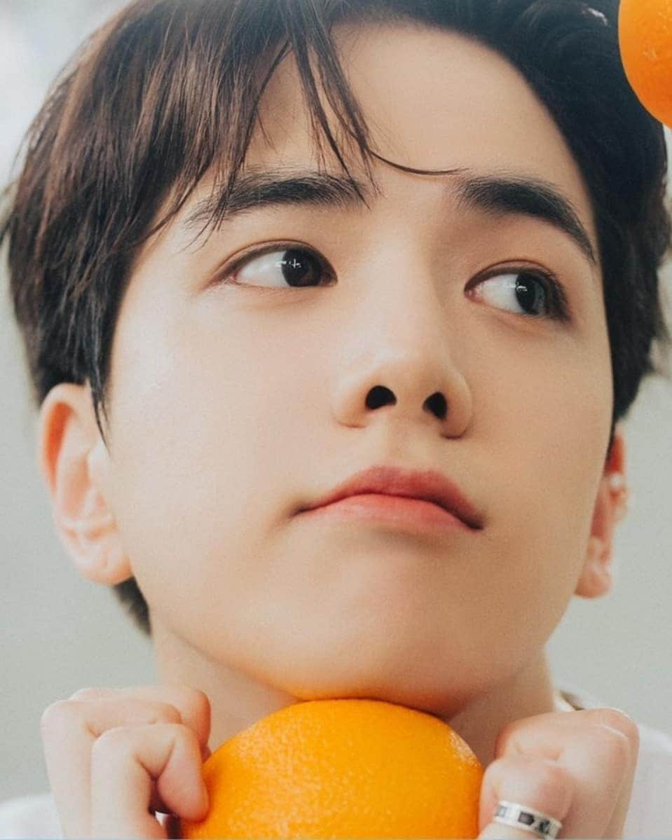 ヨンフンのインスタグラム：「SPLASH Concept Photo  #THEBOYZ #더보이즈 #YOUNGHOON #영훈」