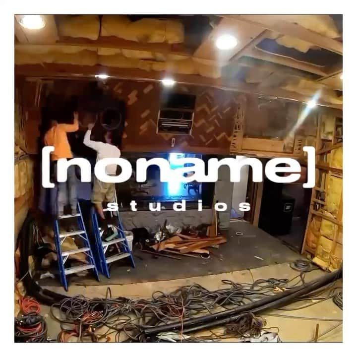 MAN DAYNARDのインスタグラム：「@nonamestudios work in progress. The team has been working overtime the first week. Watch as we transform. 🎶 by @malikmoses.410 produced @terracemartin - coming soon… #nonamestudios」