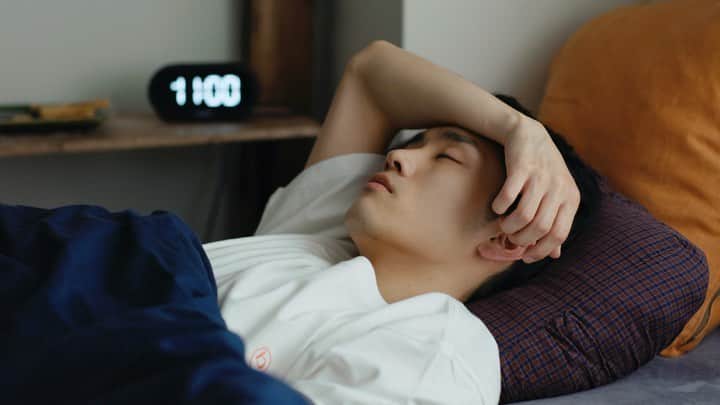 山下歩のインスタグラム：「HY公式短編映画『AM11:00』🎬 予告編公開！  主演は、プロデューサー栗山健一と僕の共通の友人、泉澤祐希が引き受けてくれました。 20年以上の俳優キャリアを持つ彼が、僕ら新参者に加勢してくれたことに心から感謝感謝！🙏✨  そして、脚本を構想し始めてまず最初にキャスティングを決めていたのが、宮城夏鈴さん。 彼女の美しさの奥に輝く沖縄の女性の魂が、作品に込めたメッセージを見事に表現してくれました。  本当に、キャスト・スタッフに恵まれた作品です！ ぜひぜひご覧下さい！  ーHY公式短編映画『AM11:00』ー ■生配信：2021年7月31日(土) 11:30〜 HYさんの生演奏、そして山下も監督として出演・対談させていただきます！  ⏬チケットのご購入はこちらから https://eplus.jp/HY-0731-st/ ※アーカイブ配信8/1(日)23:59まで視聴可能  #短編AM1100 #HY」