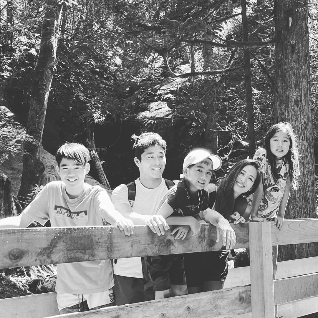 Mieのインスタグラム：「オリンピック観てますか💚 無観客なのがもったいないくらい日本の素晴らしい施設や試合内容🥺 わたしもオリンピックに負けず全力で鉄兵に撮影してもらいました😅鉄兵も全力でした。 申し訳ない詳細はストーリーズで🙇‍♀️」