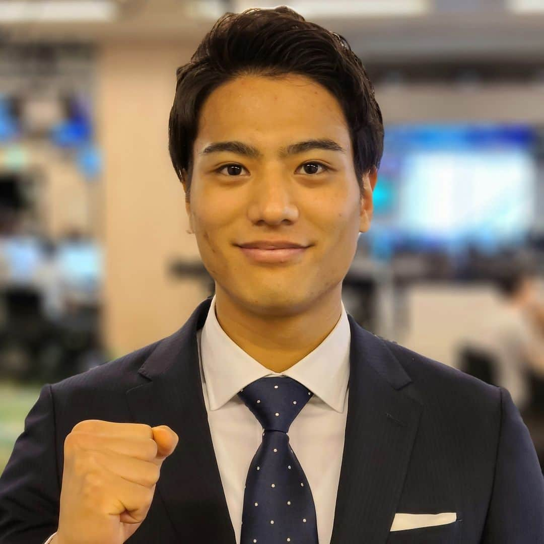 フジテレビ「プライムニュース イブニング」さんのインスタグラム写真 - (フジテレビ「プライムニュース イブニング」Instagram)「きょうイット！で、フィールドキャスターデビューするのは 新人の山本賢太アナウンサー！  緊張感いっぱいのなか、取材現場へと飛び出して行きました。 五感を使って全力でお伝えします！  #フィールドキャスター #フジテレビ新人アナウンサー #山本賢太  #榎並大二郎先輩またひとり後輩がデビューです」7月27日 16時09分 - livenews_it