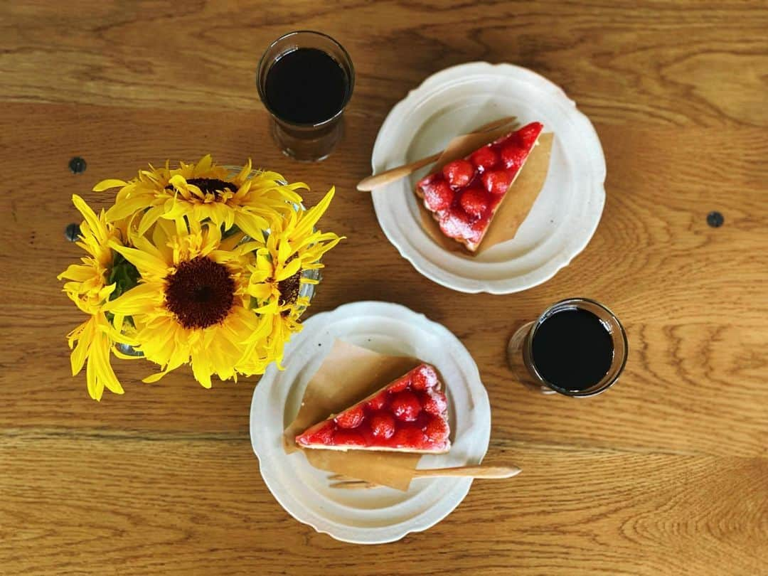 高山直子さんのインスタグラム写真 - (高山直子Instagram)「甘いもの食べたかったんだぁ🍰 至福🤤❤️  #喫茶なおコロ #いちごのケーキ」7月27日 16時50分 - nao_70koro