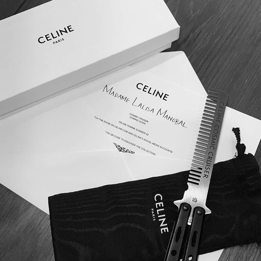 リサさんのインスタグラム写真 - (リサInstagram)「I’m very excited to discover “COSMIC CRUISER” the new collection of @hedislimane for @celine Men Summer 2022.」7月27日 17時04分 - lalalalisa_m