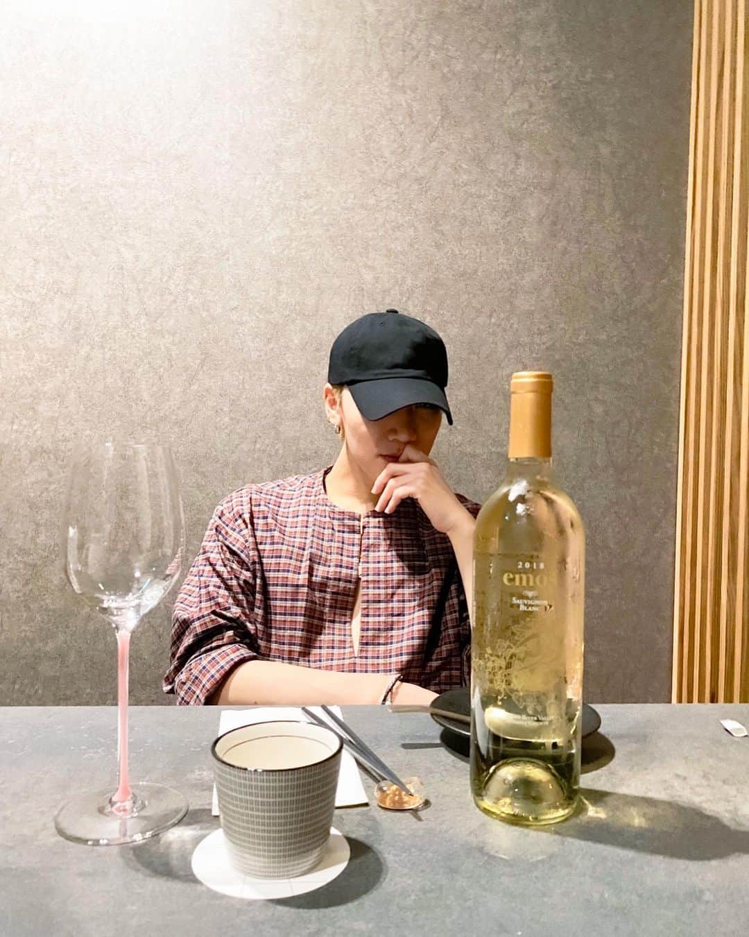 テン（TEN）さんのインスタグラム写真 - (テン（TEN）Instagram)「@wineemoskorea 🙏 thx」7月27日 17時08分 - tenlee_1001