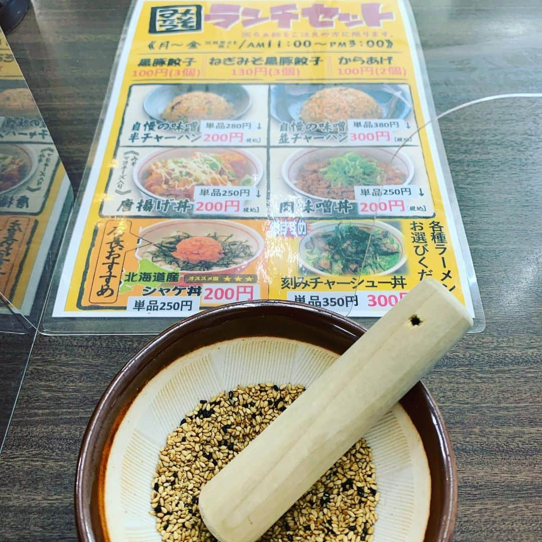 金村義明さんのインスタグラム写真 - (金村義明Instagram)「今日も、休養日！ 早めの晩飯！171すみれの湯でサウナ、炭酸泉、ゆっくり浸かって北海道味噌ラーメン🍜半炒飯 19時関テレチャチャ入れマンデーオンエアー！ 神田愛子ちゃんとの芦屋と姫路ロケ！ 今日もノンアルで早よ寝よ！」7月27日 17時47分 - yoshiaki_kanemura