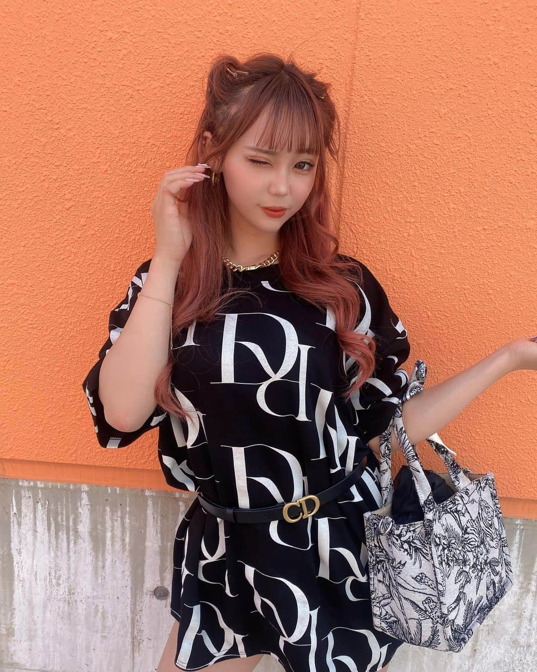 くまみゆさんのインスタグラム写真 - (くまみゆInstagram)「. . この DiorのベルトとdarichのTシャツが可愛すぎる〜！！ お気に入りすぎる可愛い☺️☺️ . . #コーデ #dior #darich」7月27日 20時29分 - kumamiyu.24