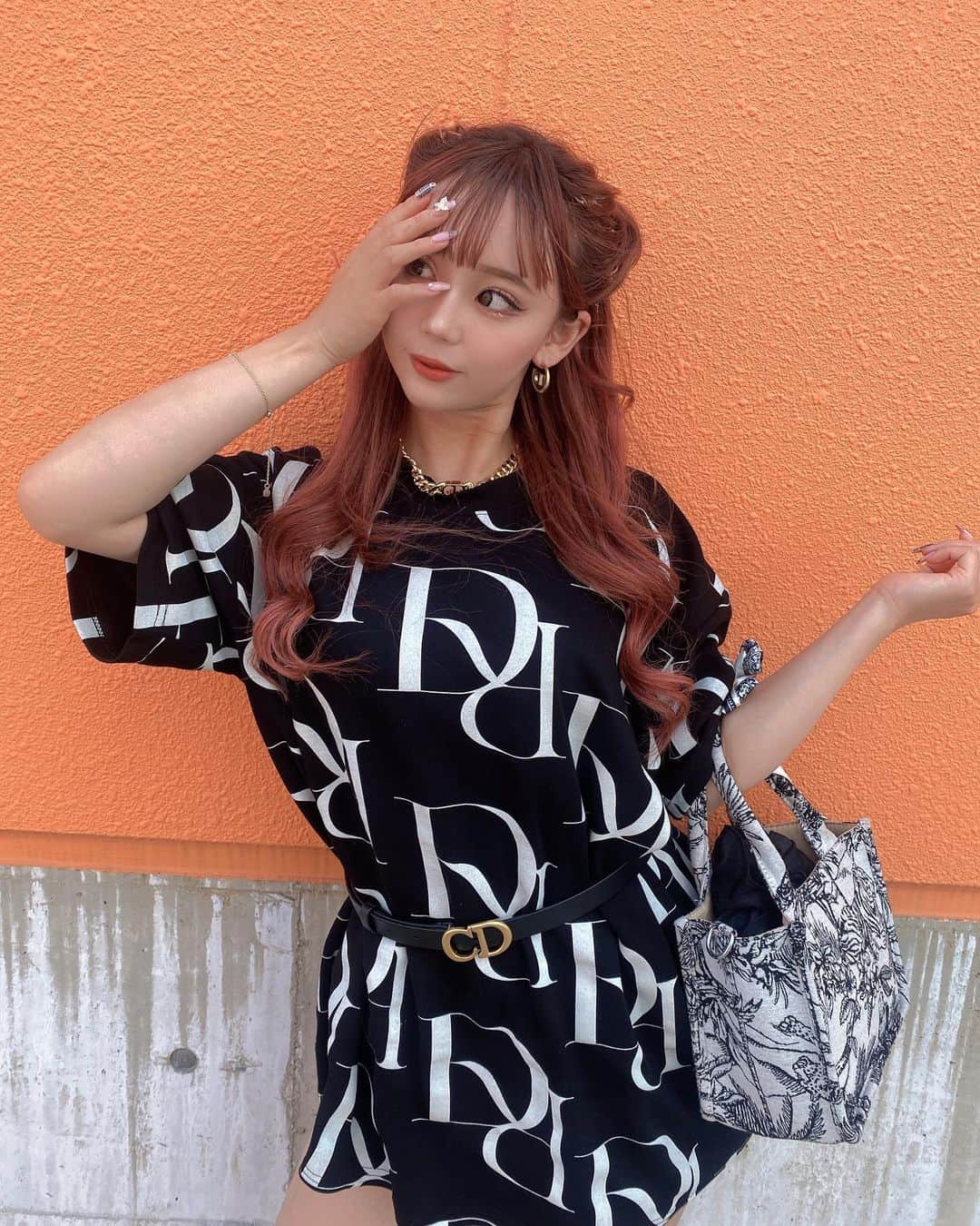 くまみゆさんのインスタグラム写真 - (くまみゆInstagram)「. . この DiorのベルトとdarichのTシャツが可愛すぎる〜！！ お気に入りすぎる可愛い☺️☺️ . . #コーデ #dior #darich」7月27日 20時29分 - kumamiyu.24