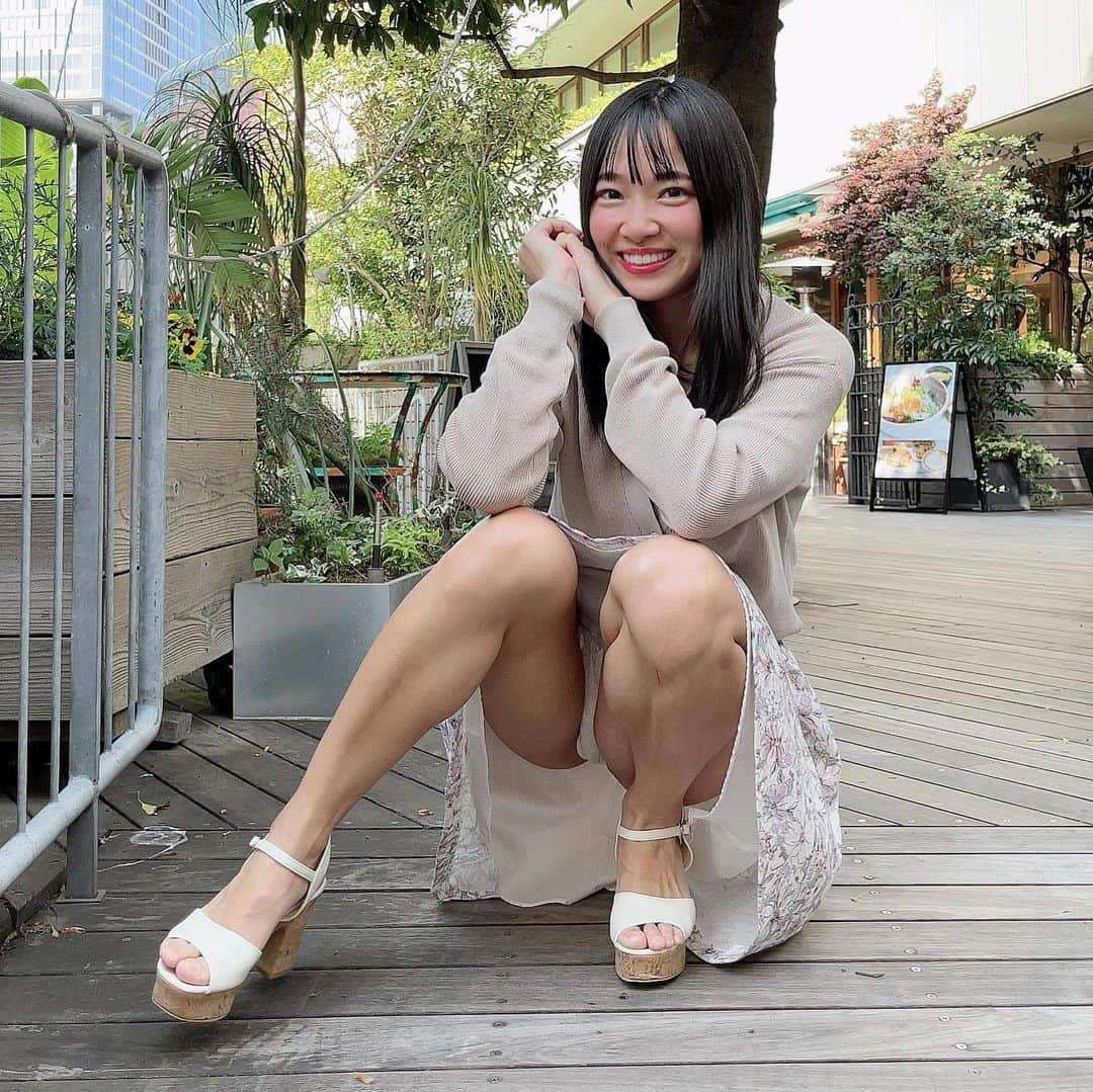 藍沢梨夏さんのインスタグラム写真 - (藍沢梨夏Instagram)「Always, Big smile for you:)  お陰様で、いつも最高の笑顔で🌹 ୨୧┈┈┈┈┈┈┈┈┈┈┈┈┈୨୧  【ファン参加企画第一弾】  Rikaに着て欲しい衣装をファンの皆様から募集します♡  ・トレーニングウェア ・ランジェリー（ブラ、ショーツなど） ・タイトミニワンピ ・水着（ビキニ、ブラジリアン、マイクロビキニなど） ・ストッキング ・えちえちな衣装㊙️　　　etc   皆様から募集します！ 採用された衣装はYoutubeで公開します♡  送付先はこちらです😋🌹  〒150-0001 東京都渋谷区神宮前5-47-11 ASTUDIO 305 藍沢梨夏宛  ୨୧┈┈┈┈┈┈┈┈┈┈┈┈┈୨୧  秘密の動画はonlyfansで...㊙️  ୨୧┈┈┈┈┈┈┈┈┈┈┈┈┈୨୧  #チラリズム探究家  #フェチ  #グラビア  #グラビアアイドル  #むちむち  #脚 #脚フェチ  #太もも  #スカート  #ミニスカート  #ポートレイト  #portraitgirl  #footfetishmodel  #gravure  #instagravure  #japanesegirl  #tokyogirl  #beautifullegs  #cutegirls😘  #pantyhosefetish #glamourmodel  #ootdstyle」7月27日 22時01分 - rika.aisawa