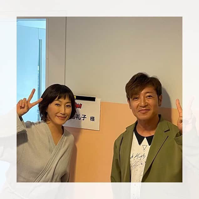 高島礼子さんのインスタグラム写真 - (高島礼子Instagram)「【マネージャーより】 7月28日18:25〜 テレビ東京系列にて 「ソレダメ!〜あなたの常識は非常識!?〜」 に出演致します✨ 過酷なロケにも挑戦しましたので、新しい高島の一面を是非ご覧くださいませ♪  写真はスタジオ収録時に、別番組の収録でお会いした、 同事務所のつるの剛士さん(@takeshi__tsuruno )とのツーショットでございます✨  (一部地域では放送日時が異なる場合がございます)  #ソレダメ  #テレビ東京  #つるの剛士 さん #撮影の時だけマスクを外しています」7月28日 0時54分 - reico.official