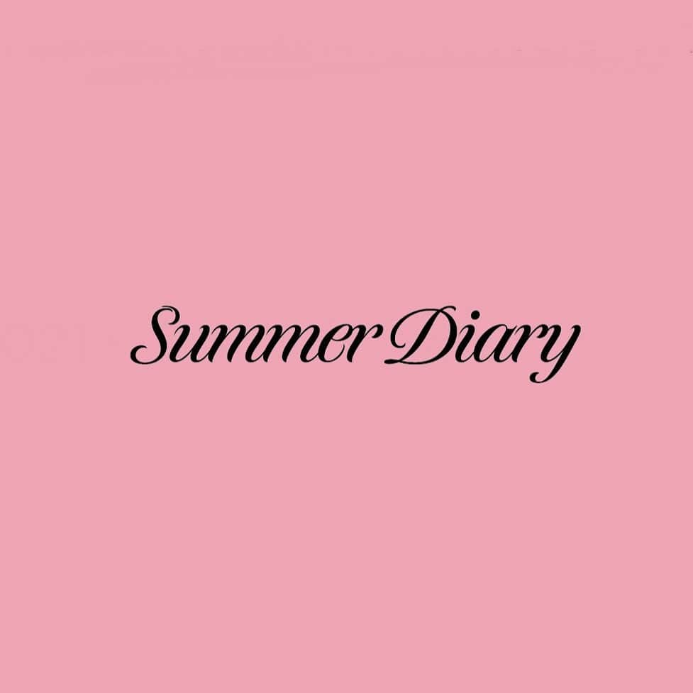 BLACKPINKさんのインスタグラム写真 - (BLACKPINKInstagram)「BLACKPINK 5th ANNIVERSARY [4+1] 2021 SUMMER DIARY [KiT VIDEO] ☀️🎢  ===  Release // August 25 (Wed) Pre-order // July 28 ~ August 24  Includes: - Package Box - Sleeve - Air KiT - Postcard Set - Photo Stand - Graphic Sticker Set - Polaroid Set - Magnet Set」7月28日 14時08分 - blackpinkofficial