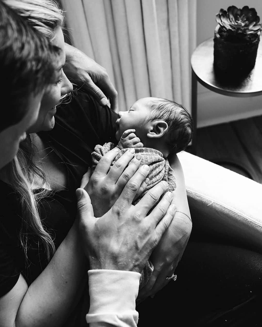 ショーン・ジョンソンのインスタグラム：「Welcome to the world little man! We love you so much!」