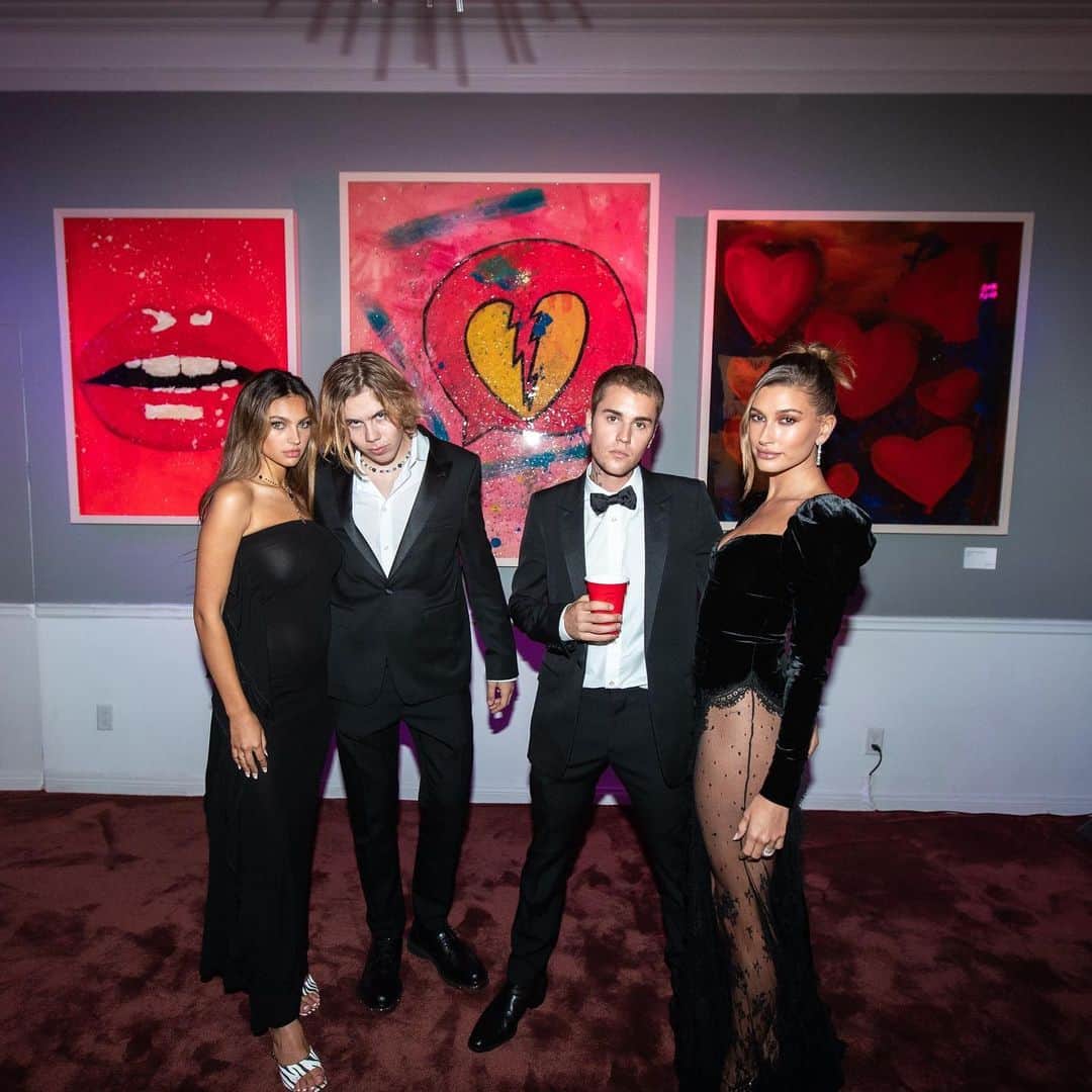ジャスティン・ビーバーのインスタグラム：「Fam. 📷: @rorykramer」